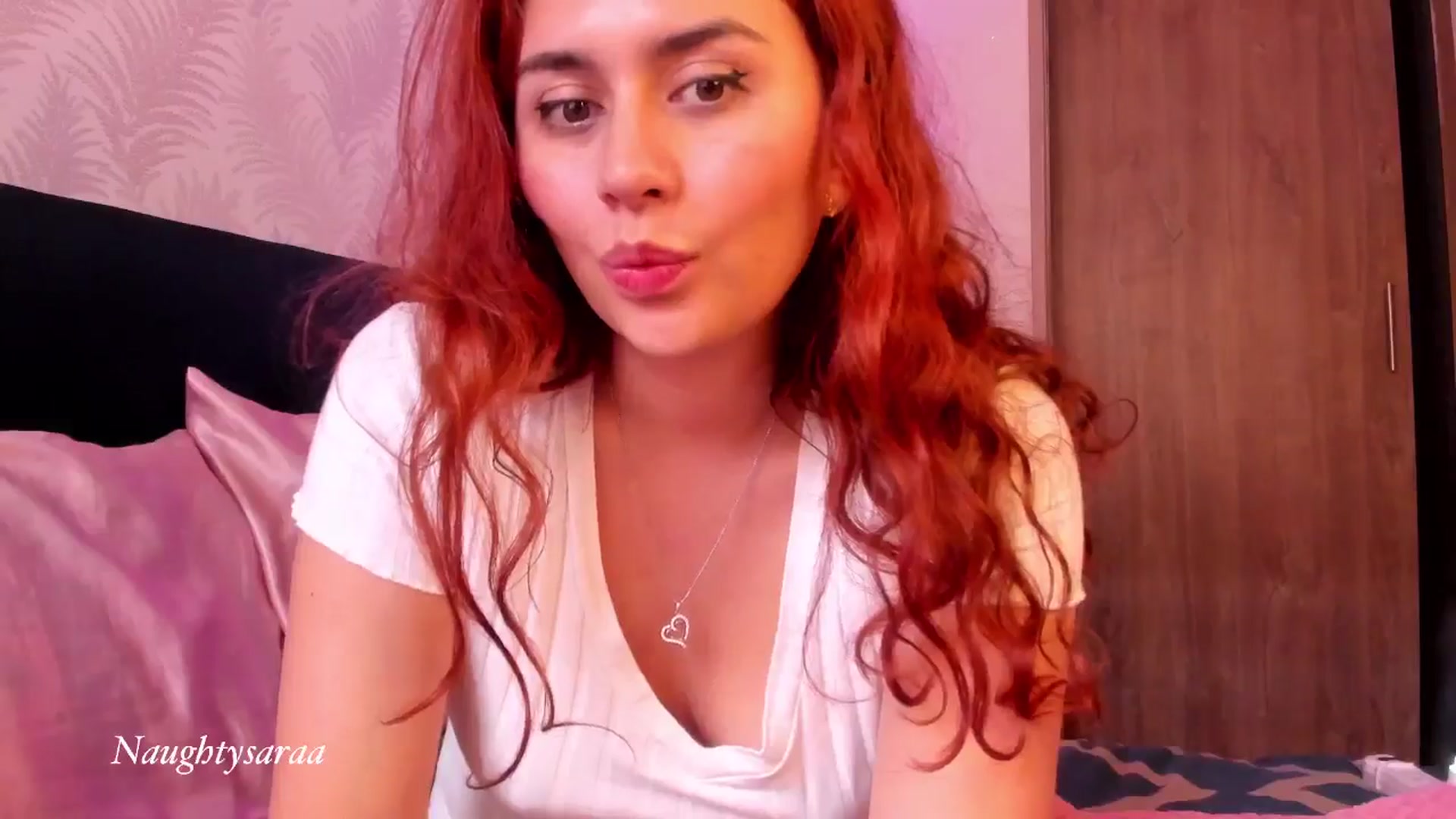 Gallery image thumbnail from NaughtySaraa's myfreecams stream on, 09/26/2024, 17:02 image 13 of 20