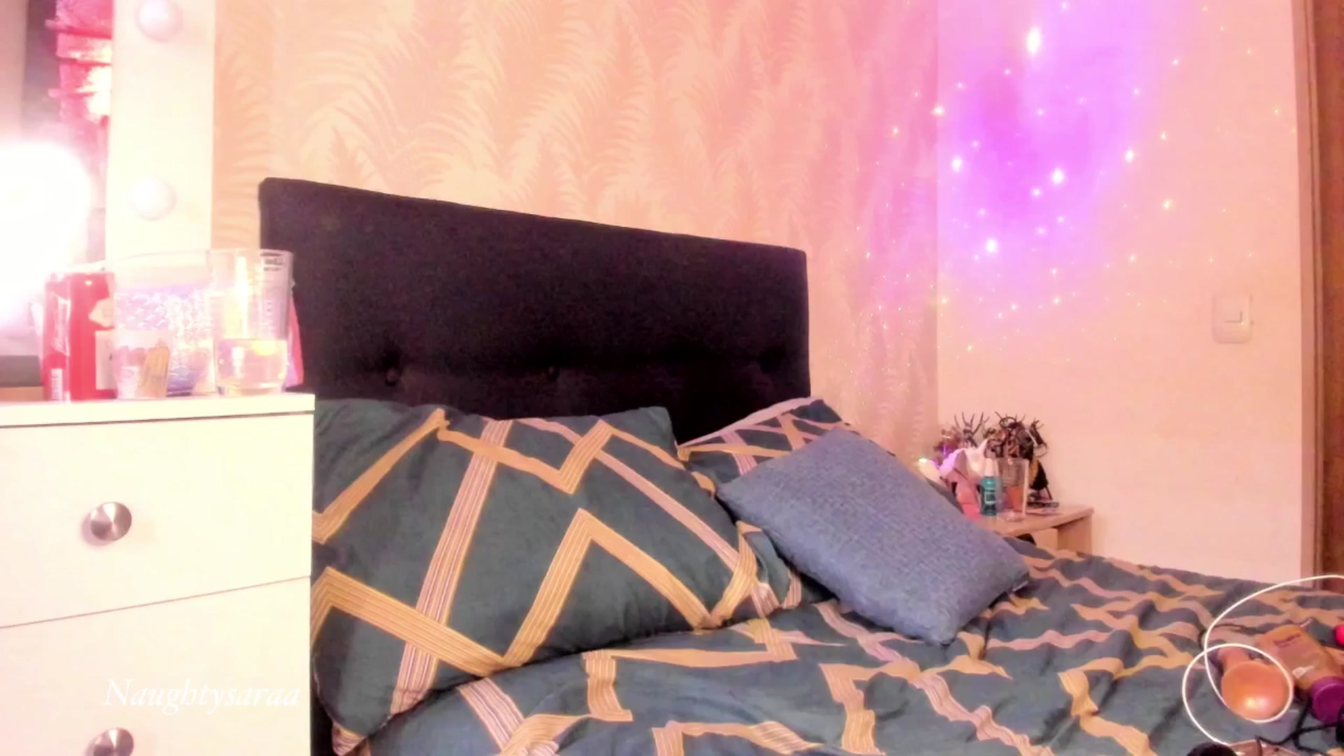 Gallery image thumbnail from NaughtySaraa's myfreecams stream on, 09/27/2024, 22:14 image 10 of 20