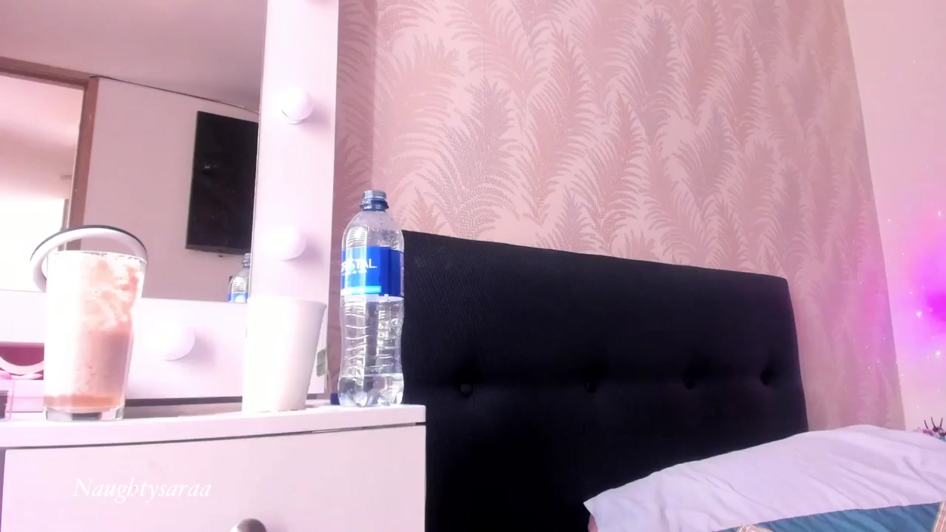 Gallery image thumbnail from NaughtySaraa's myfreecams stream on, 10/02/2024, 19:12 image 18 of 20