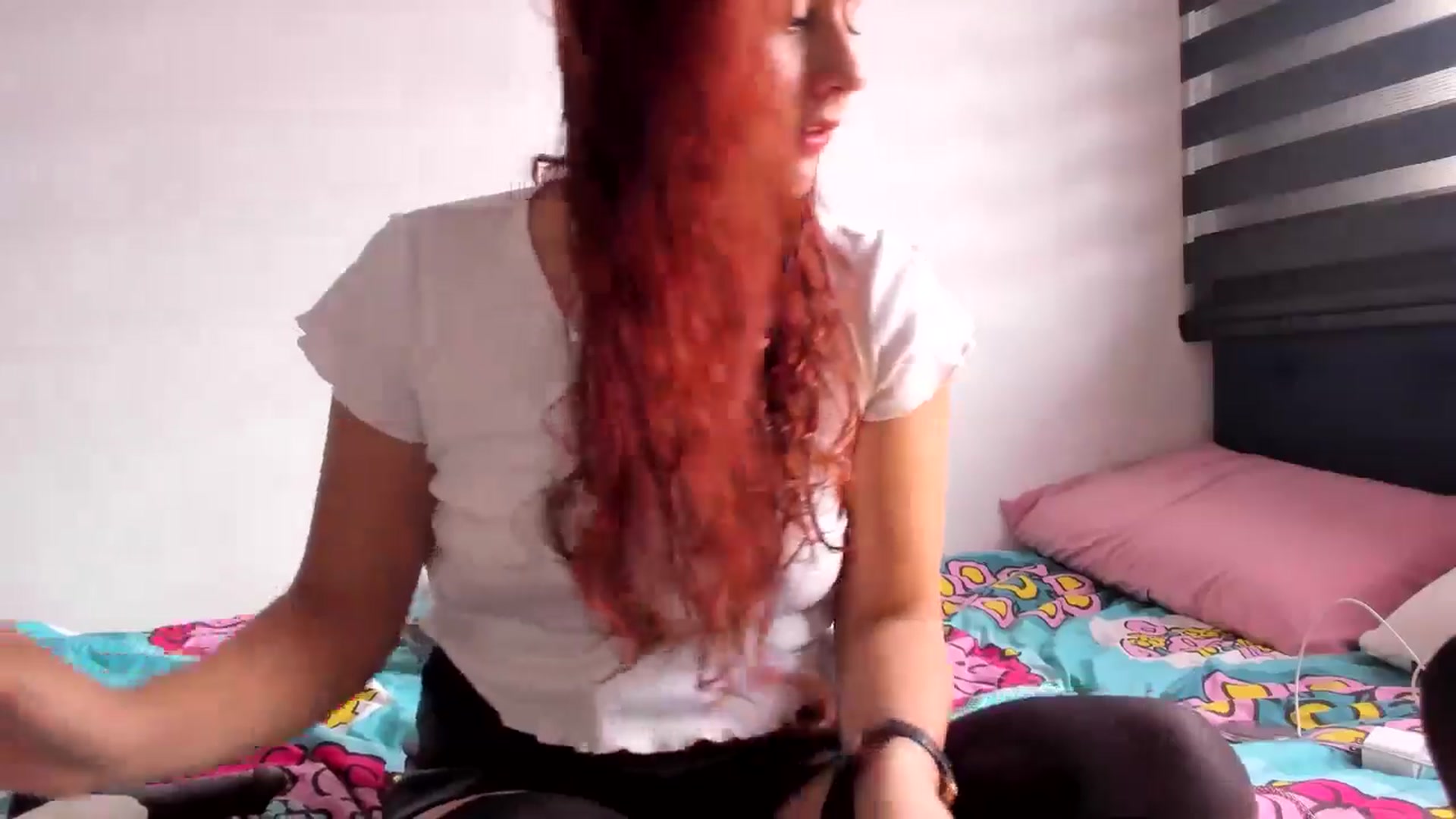 Gallery image thumbnail from NaughtySaraa's myfreecams stream on, 12/18/2024, 16:17 image 11 of 20