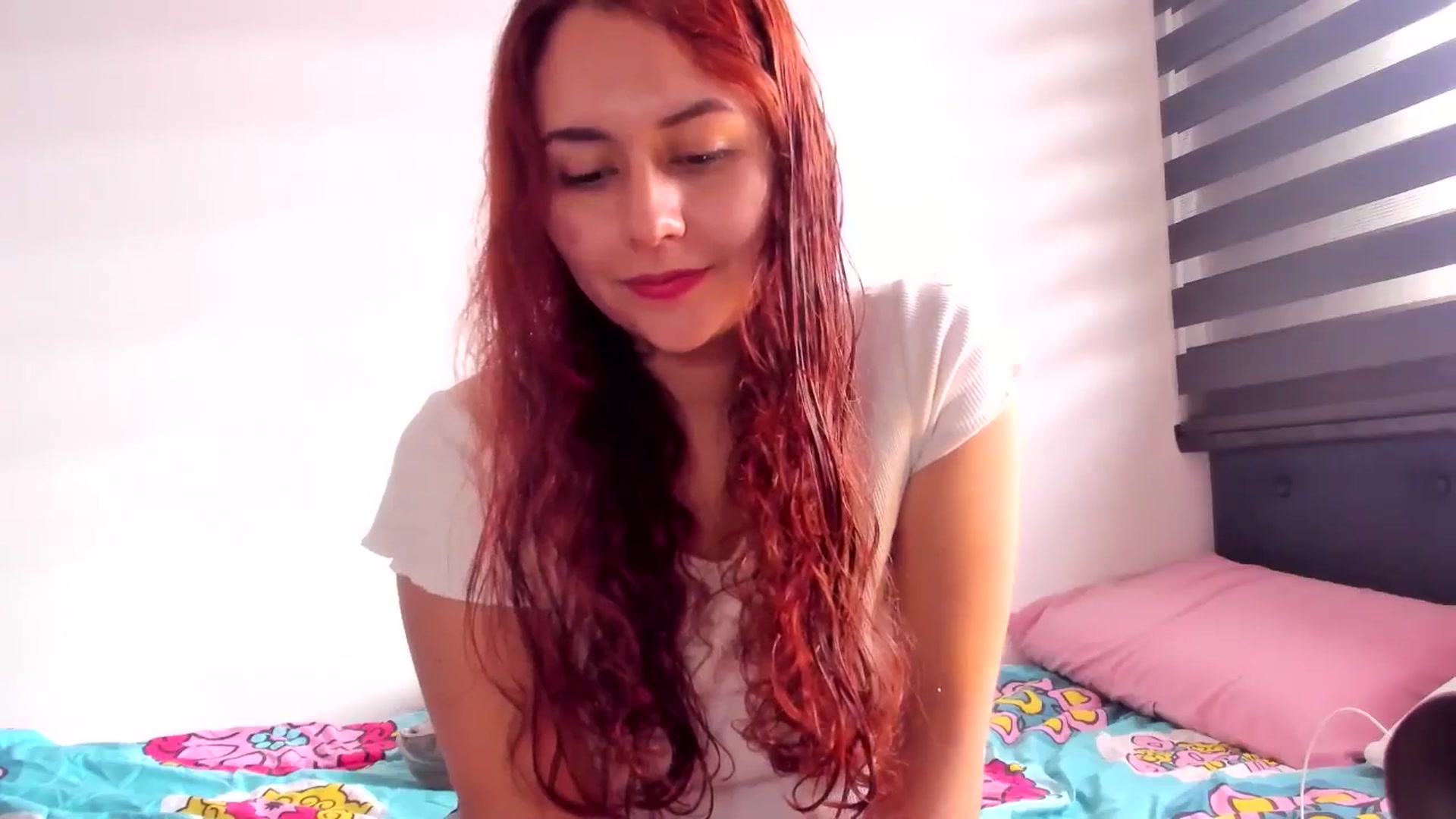 Gallery image thumbnail from NaughtySaraa's myfreecams stream on, 12/18/2024, 16:17 image 19 of 20