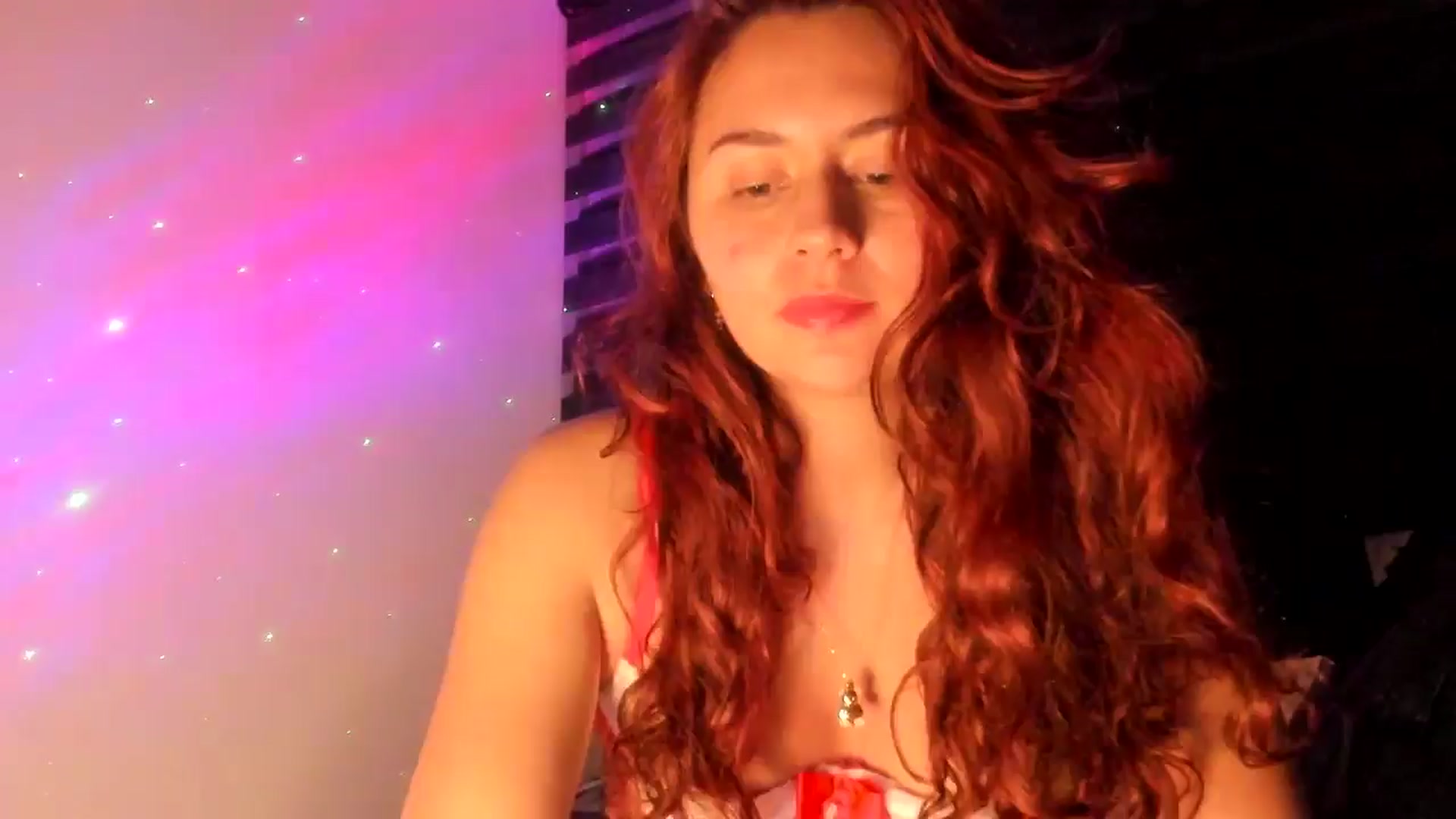 Gallery image thumbnail from NaughtySaraa's myfreecams stream on, 12/23/2024, 04:39 image 1 of 20