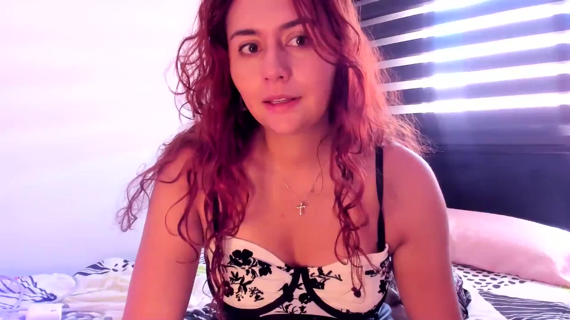 Gallery image thumbnail from NaughtySaraa's myfreecams stream on, 01/26/2025, 16:01 image 15 of 20