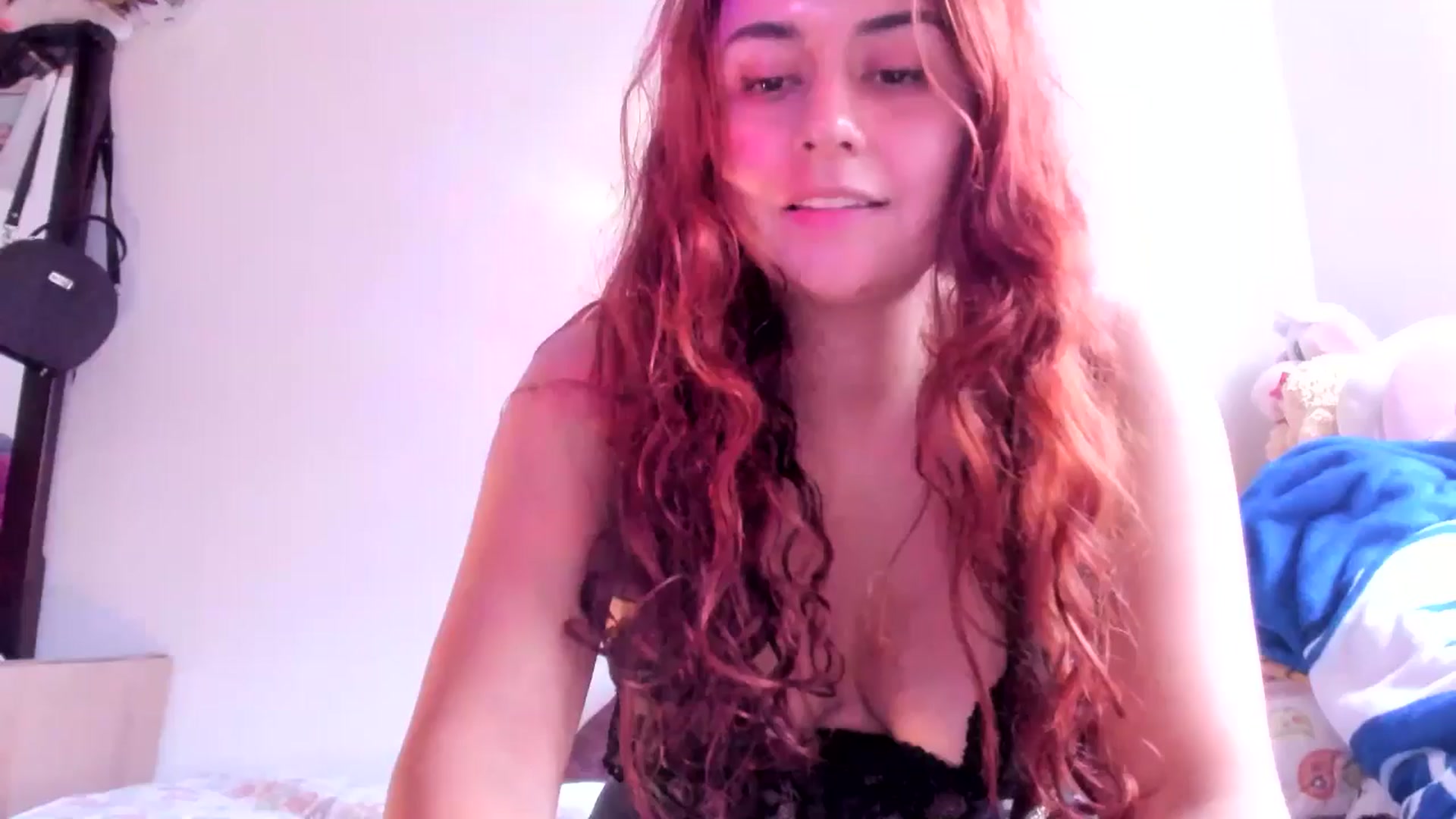 Gallery image thumbnail from NaughtySaraa's myfreecams stream on, 02/25/2025, 20:34 image 13 of 20