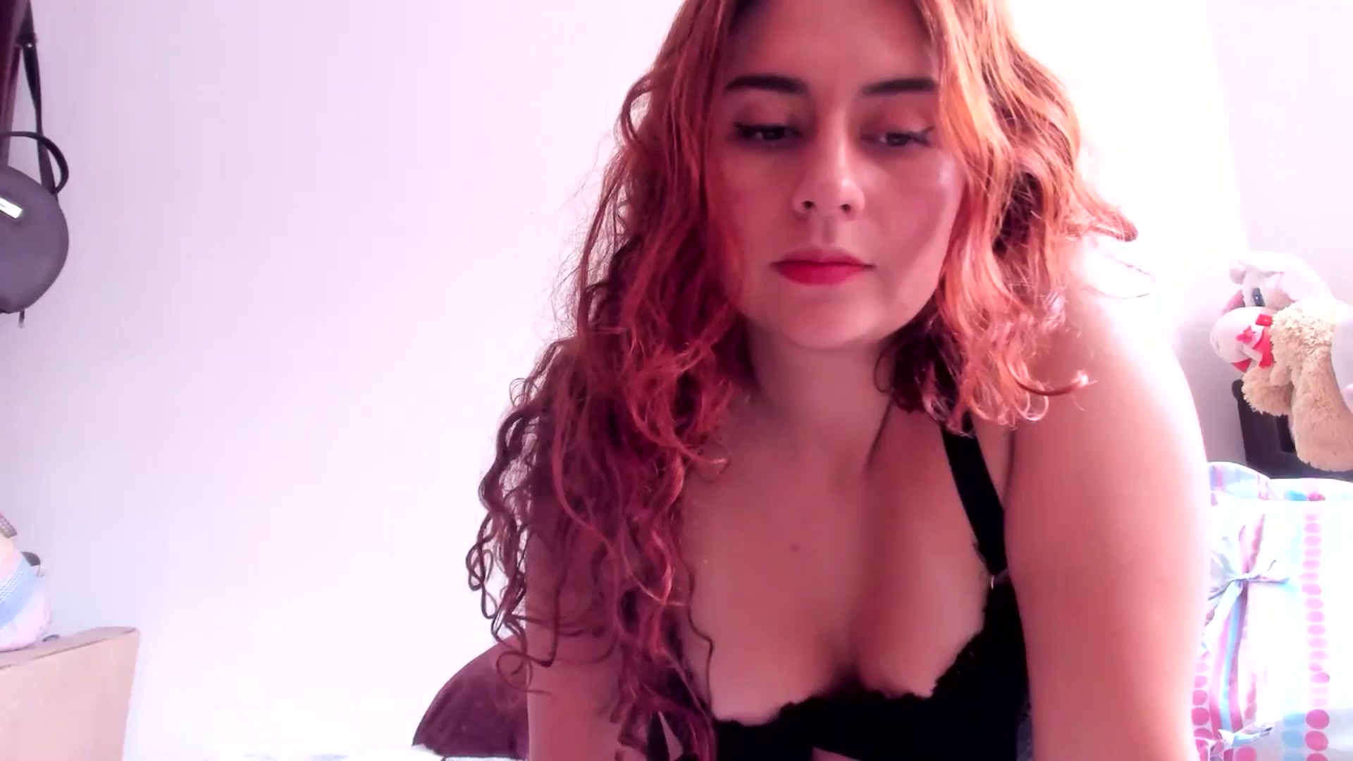 Gallery image thumbnail from NaughtySaraa's myfreecams stream on, 03/05/2025, 17:24 image 8 of 20