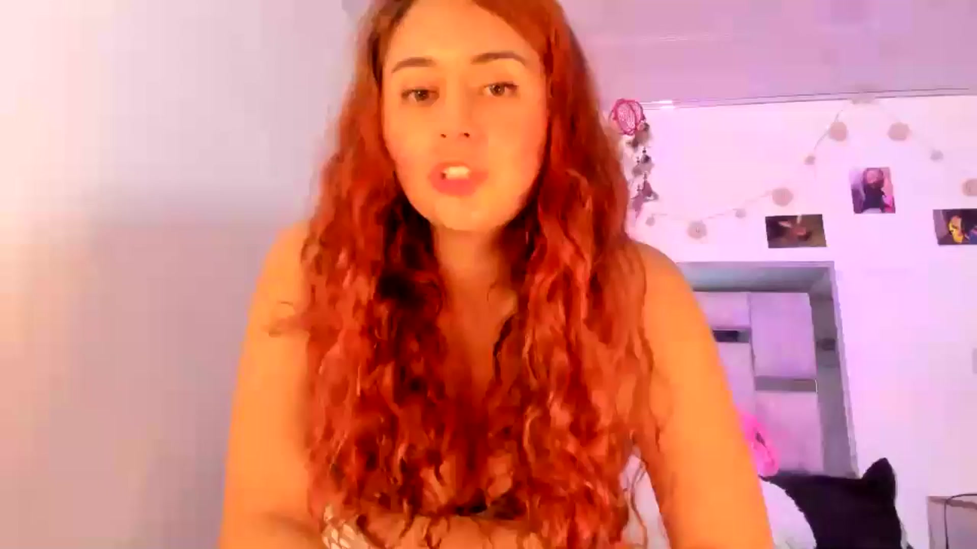 Gallery image thumbnail from NaughtySaraa's myfreecams stream on, 03/07/2025, 16:54 image 2 of 20