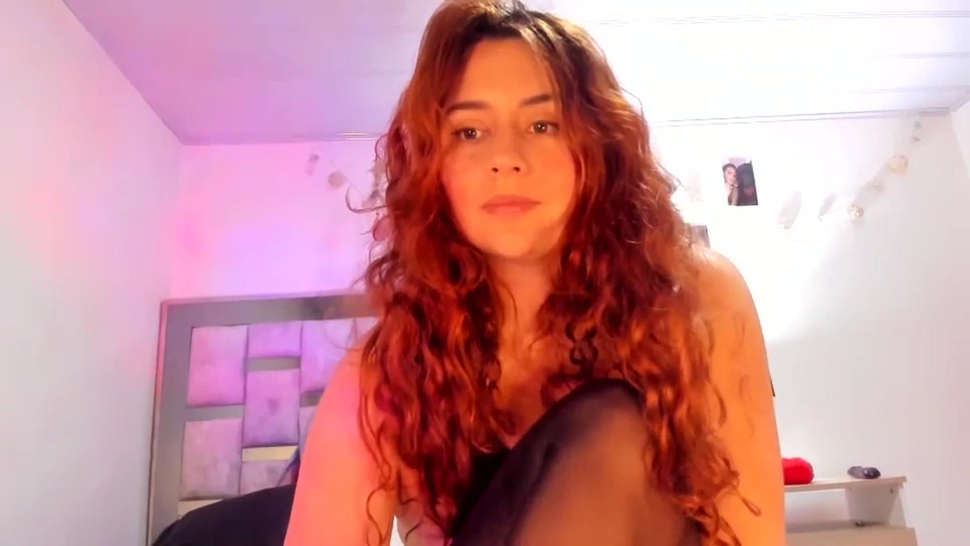 Gallery image thumbnail from NaughtySaraa's myfreecams stream on, 03/13/2025, 15:13 image 17 of 20