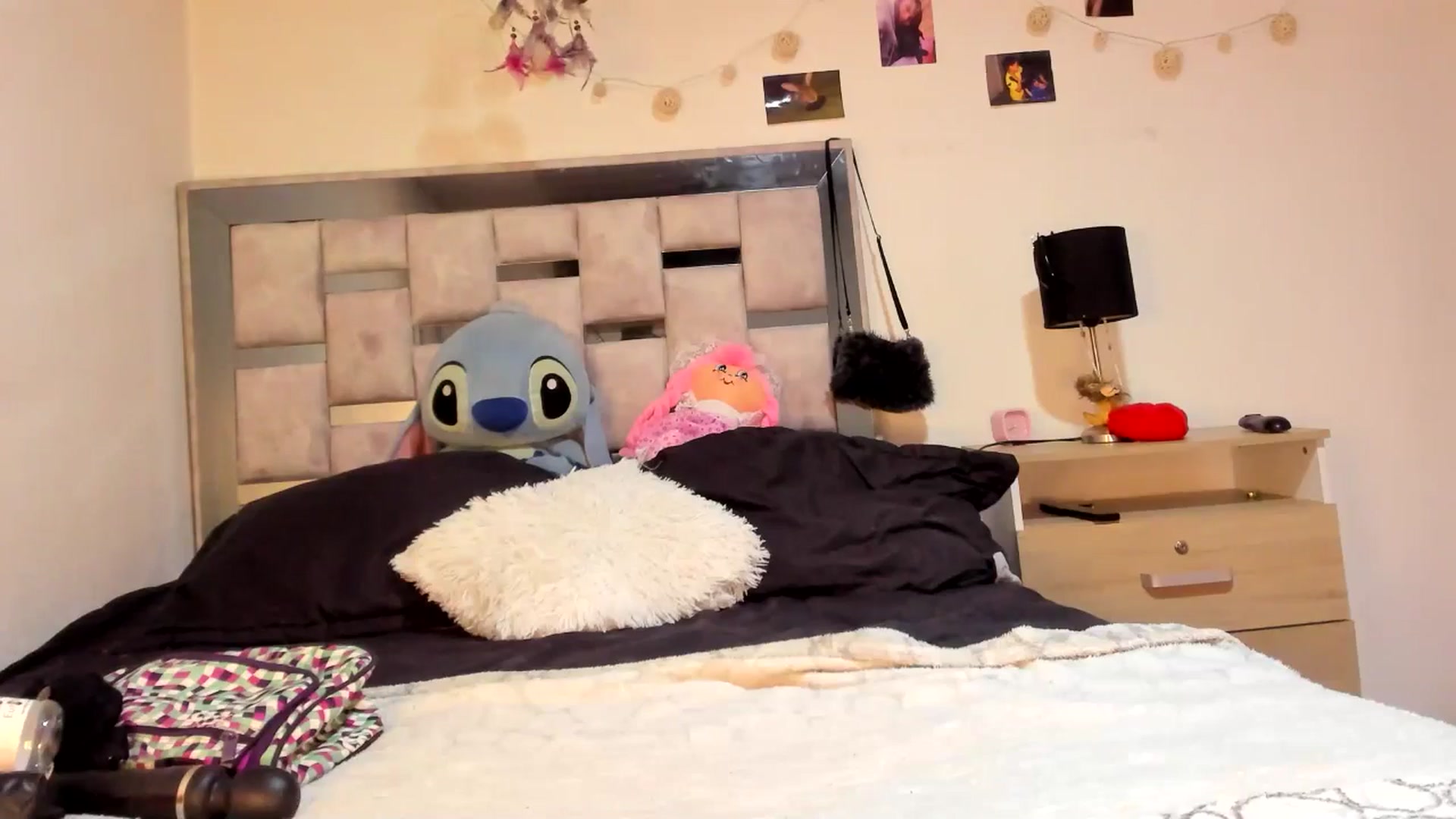 Gallery image thumbnail from NaughtySaraa's myfreecams stream on, 03/13/2025, 18:01 image 17 of 20