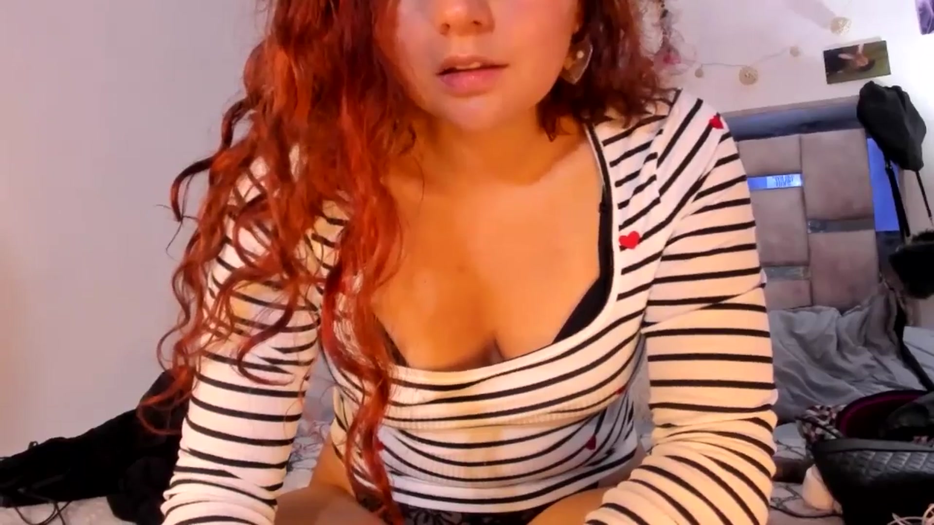Gallery image thumbnail from NaughtySaraa's myfreecams stream on, 03/19/2025, 18:26 image 12 of 20