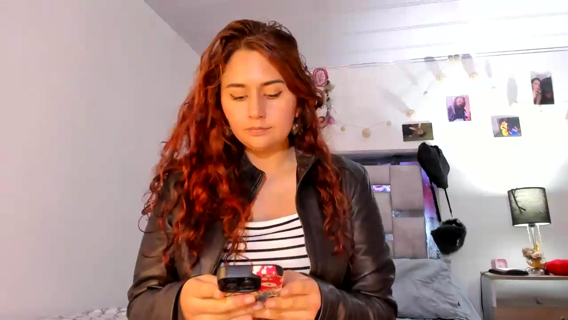 Gallery image thumbnail from NaughtySaraa's myfreecams stream on, 03/19/2025, 18:54 image 11 of 20