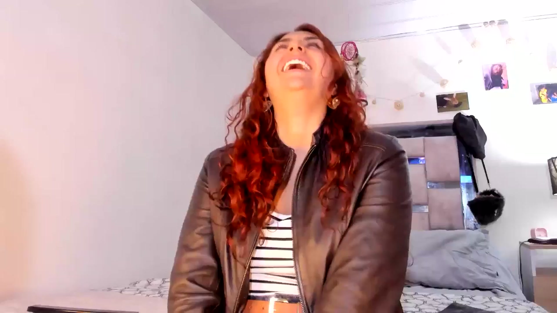 Gallery image thumbnail from NaughtySaraa's myfreecams stream on, 03/19/2025, 18:54 image 14 of 20