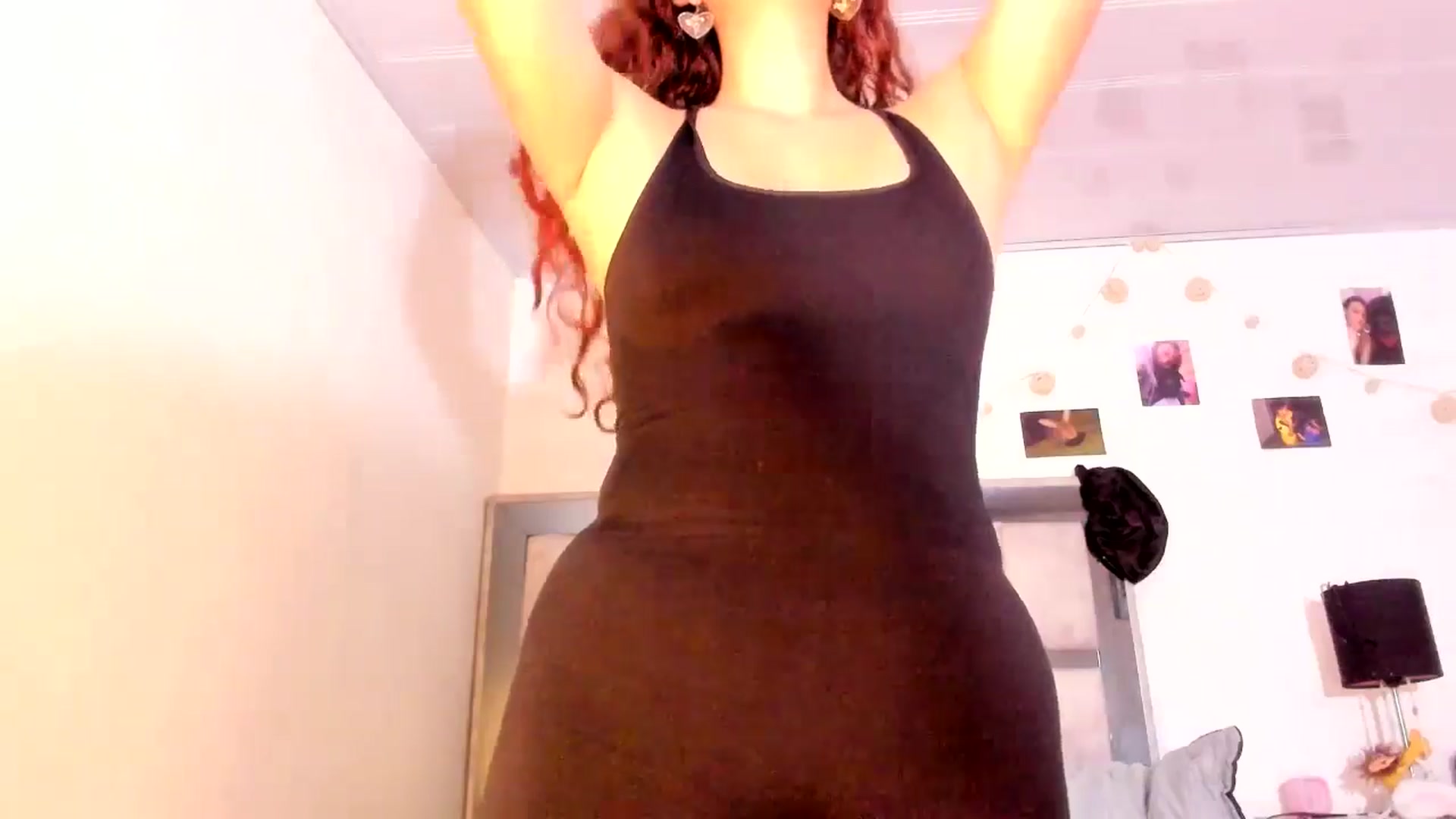 Gallery image thumbnail from NaughtySaraa's myfreecams stream on, 03/20/2025, 15:25 image 4 of 20