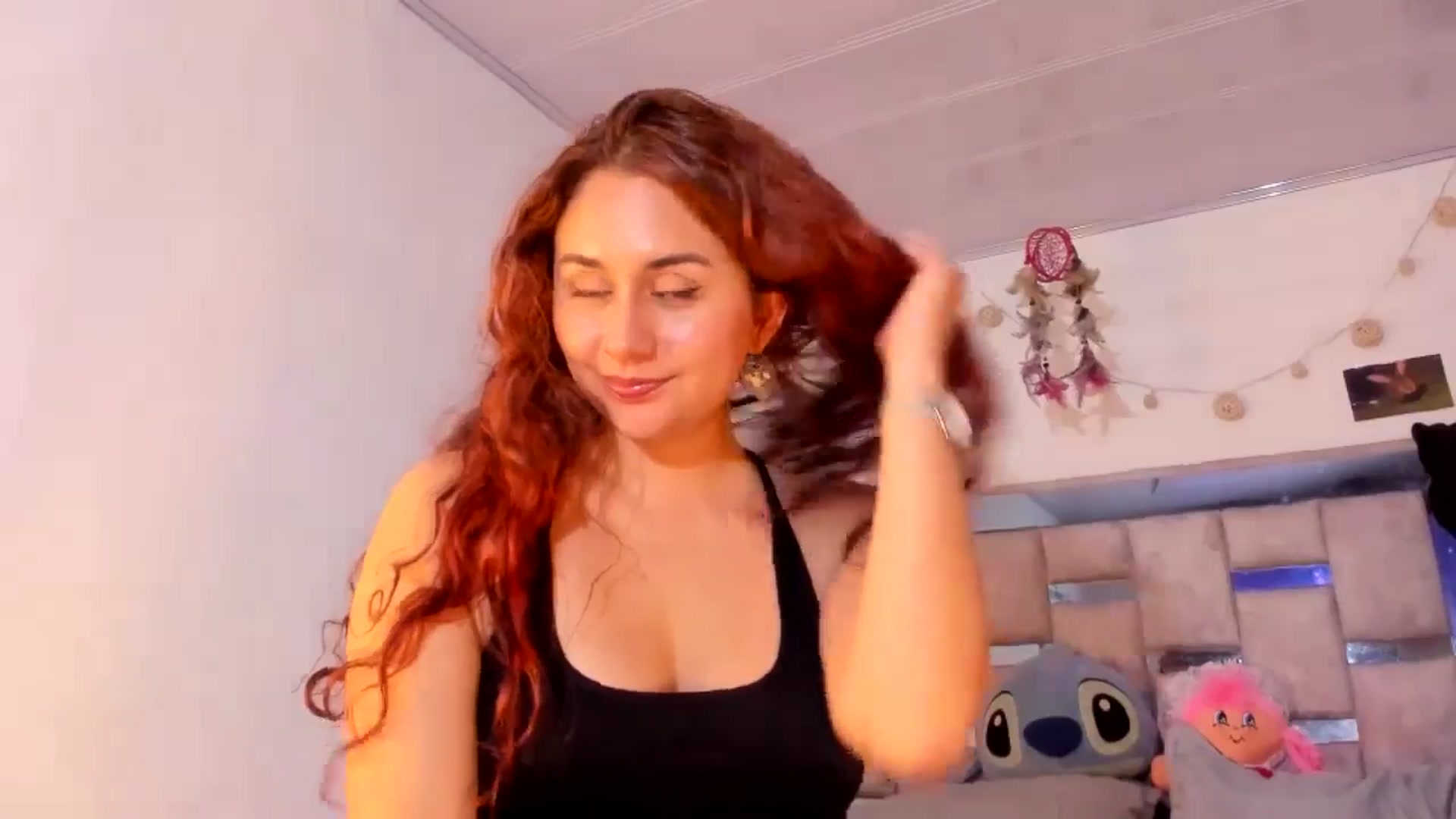 Gallery image thumbnail from NaughtySaraa's myfreecams stream on, 03/20/2025, 15:25 image 9 of 20