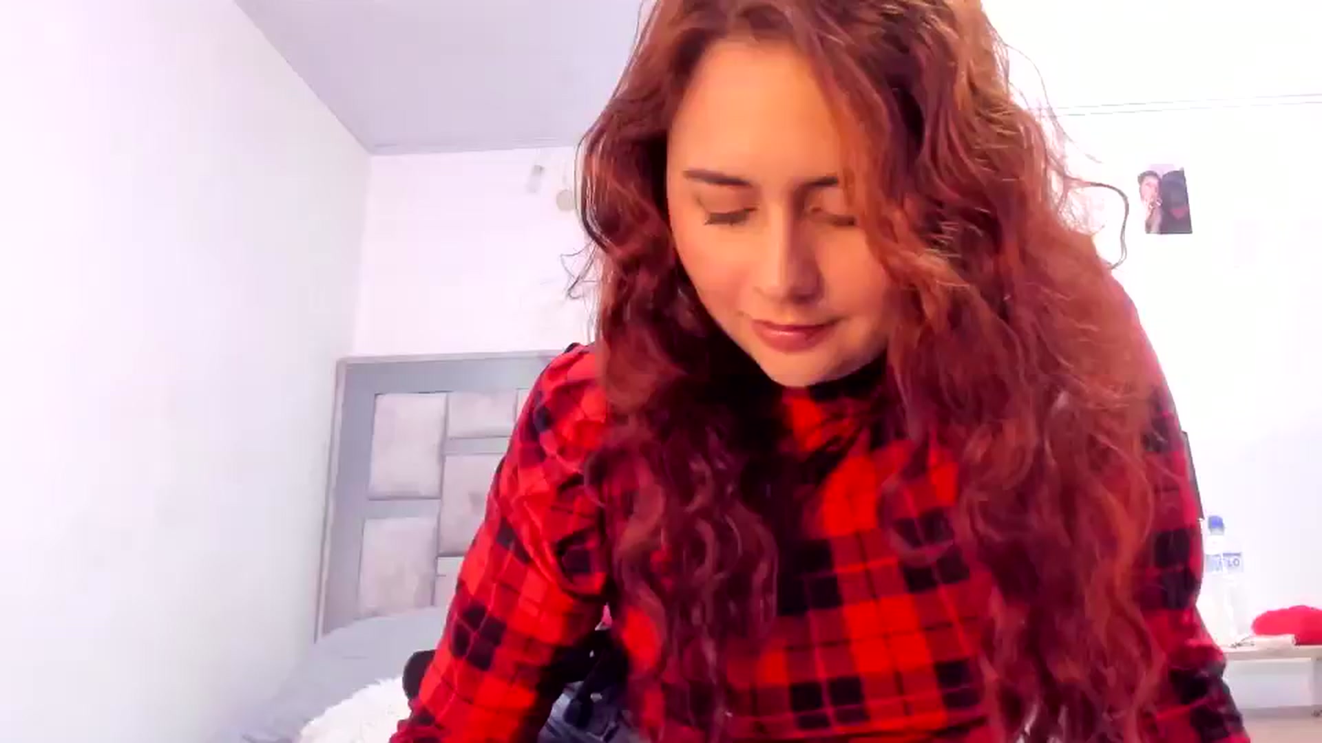 Gallery image thumbnail from NaughtySaraa's myfreecams stream on, 03/21/2025, 15:54 image 12 of 20