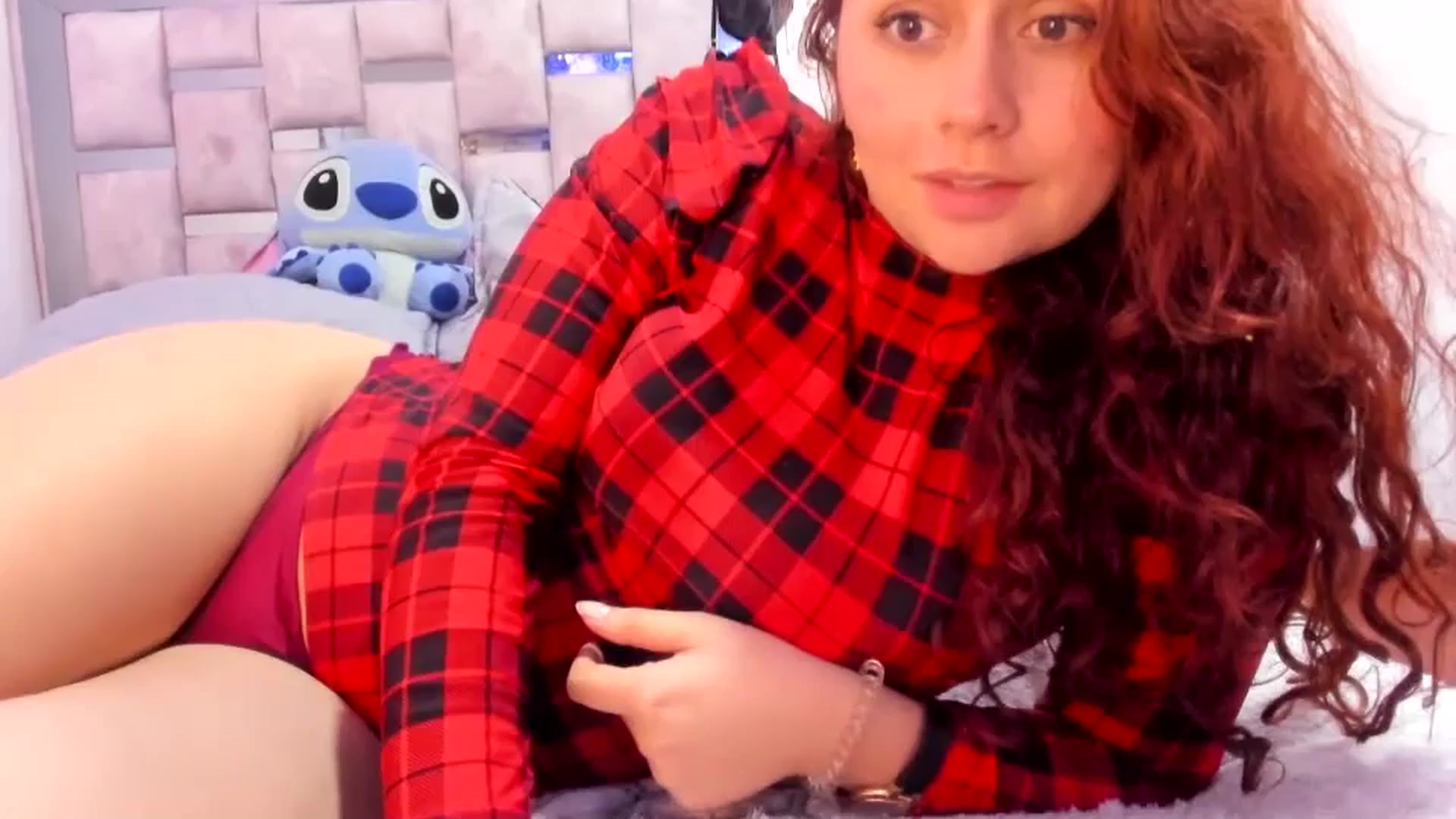 Gallery image thumbnail from NaughtySaraa's myfreecams stream on, 03/21/2025, 17:24 image 1 of 20