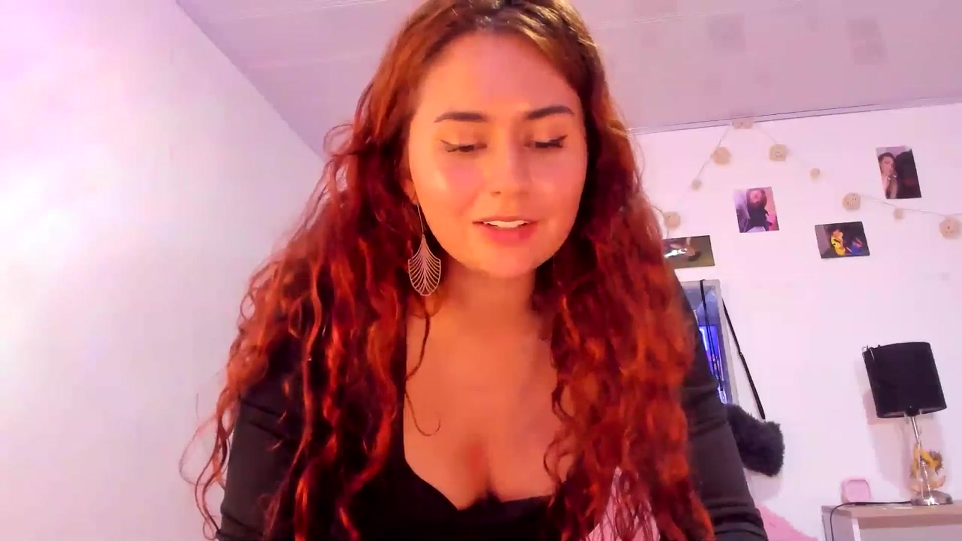 Gallery image thumbnail from NaughtySaraa's myfreecams stream on, 04/02/2025, 17:05 image 20 of 20