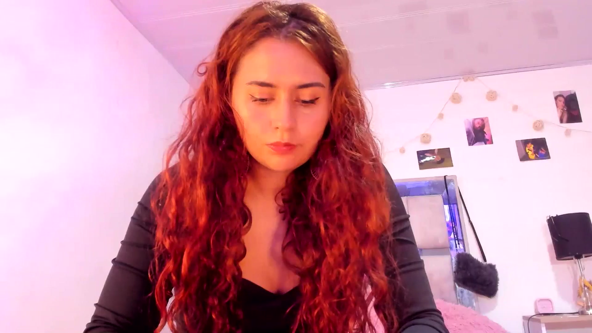 Gallery image thumbnail from NaughtySaraa's myfreecams stream on, 04/02/2025, 17:05 image 11 of 20