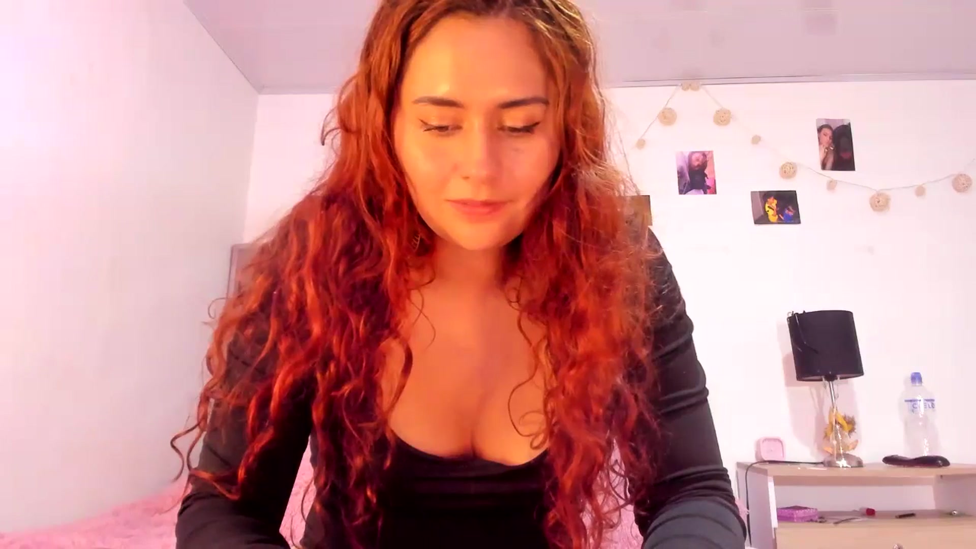 Gallery image thumbnail from NaughtySaraa's myfreecams stream on, 04/02/2025, 18:09 image 11 of 20
