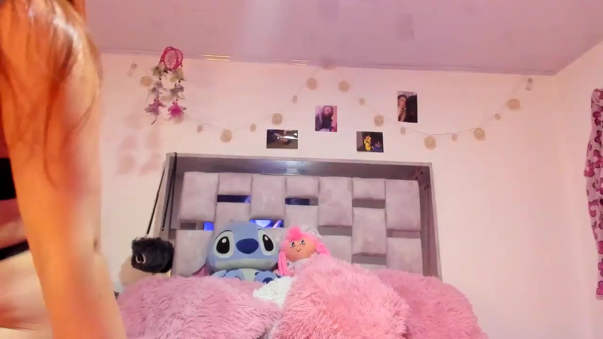 Gallery image thumbnail from NaughtySaraa's myfreecams stream on, 04/10/2025, 17:55 image 2 of 20