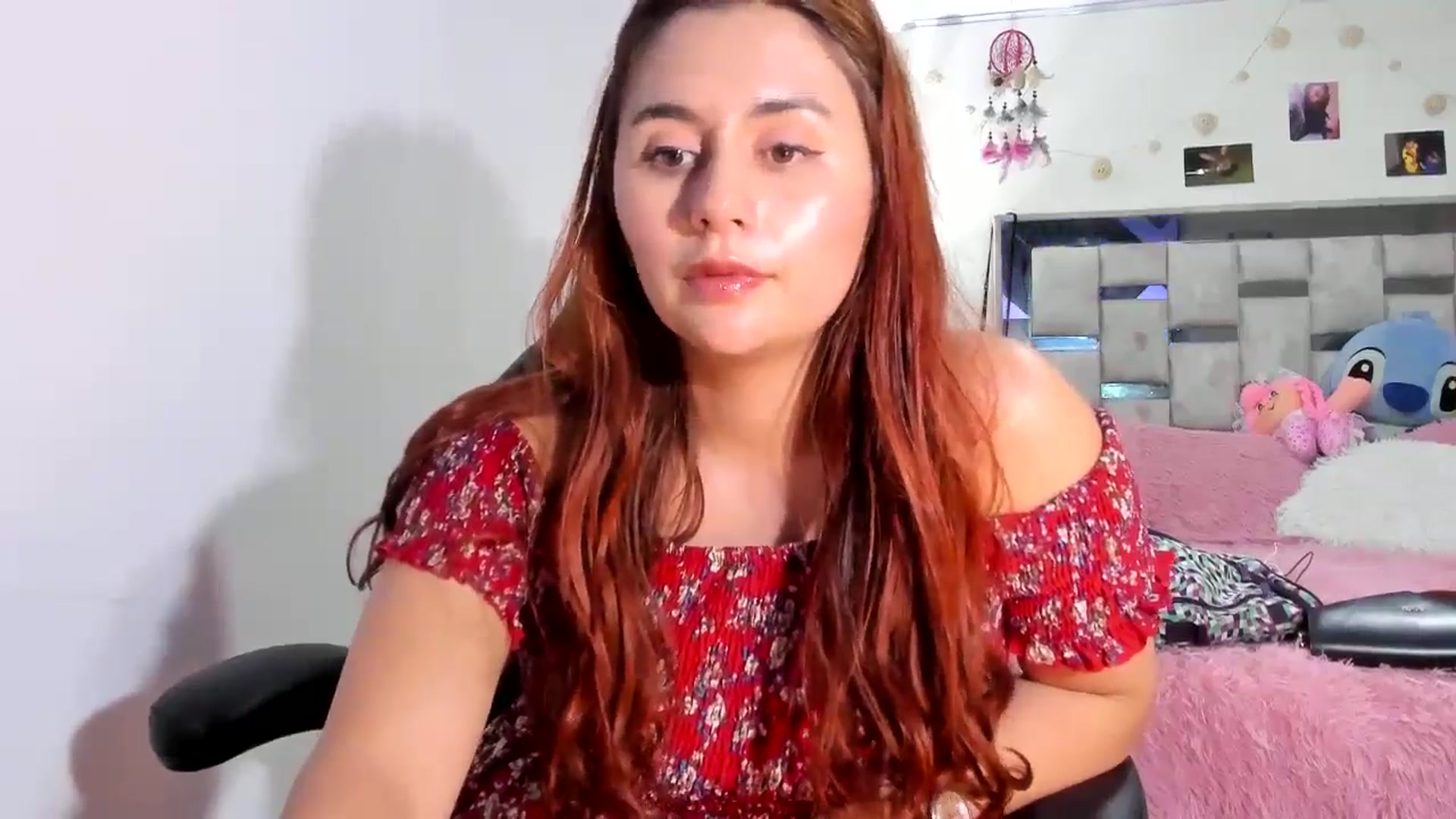 Gallery image thumbnail from NaughtySaraa's myfreecams stream on, 04/22/2025, 21:22 image 17 of 20