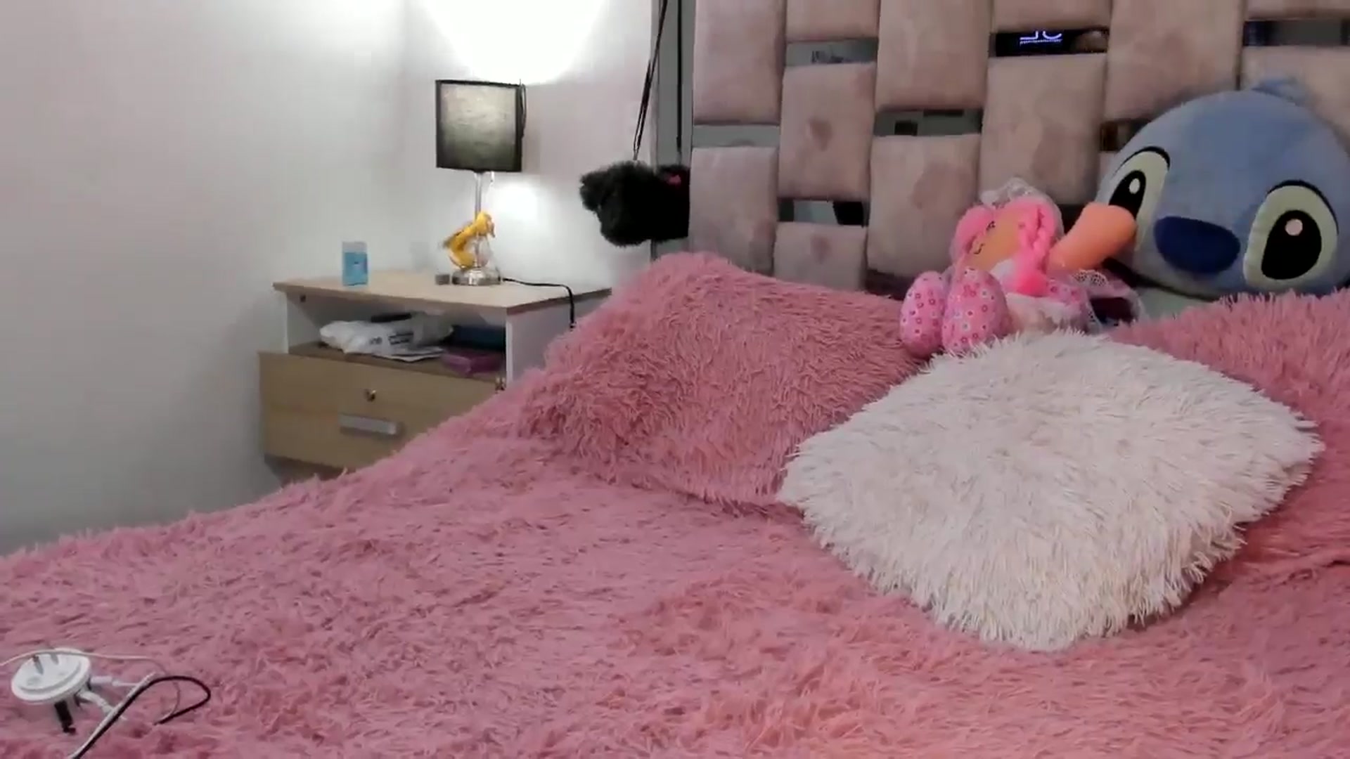 Gallery image thumbnail from NaughtySaraa's myfreecams stream on, 04/22/2025, 22:07 image 5 of 20