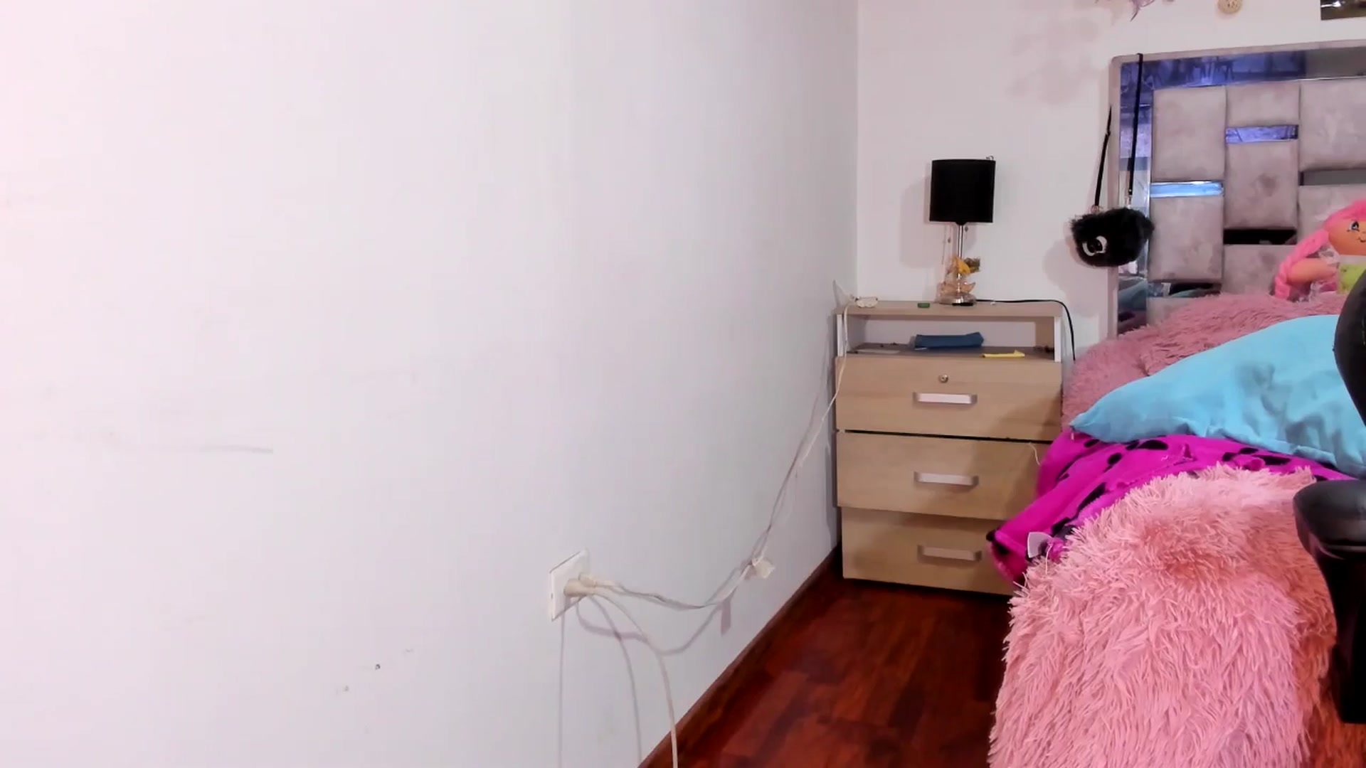 Gallery image thumbnail from NaughtySaraa's myfreecams stream on, 04/29/2025, 22:29 image 20 of 20