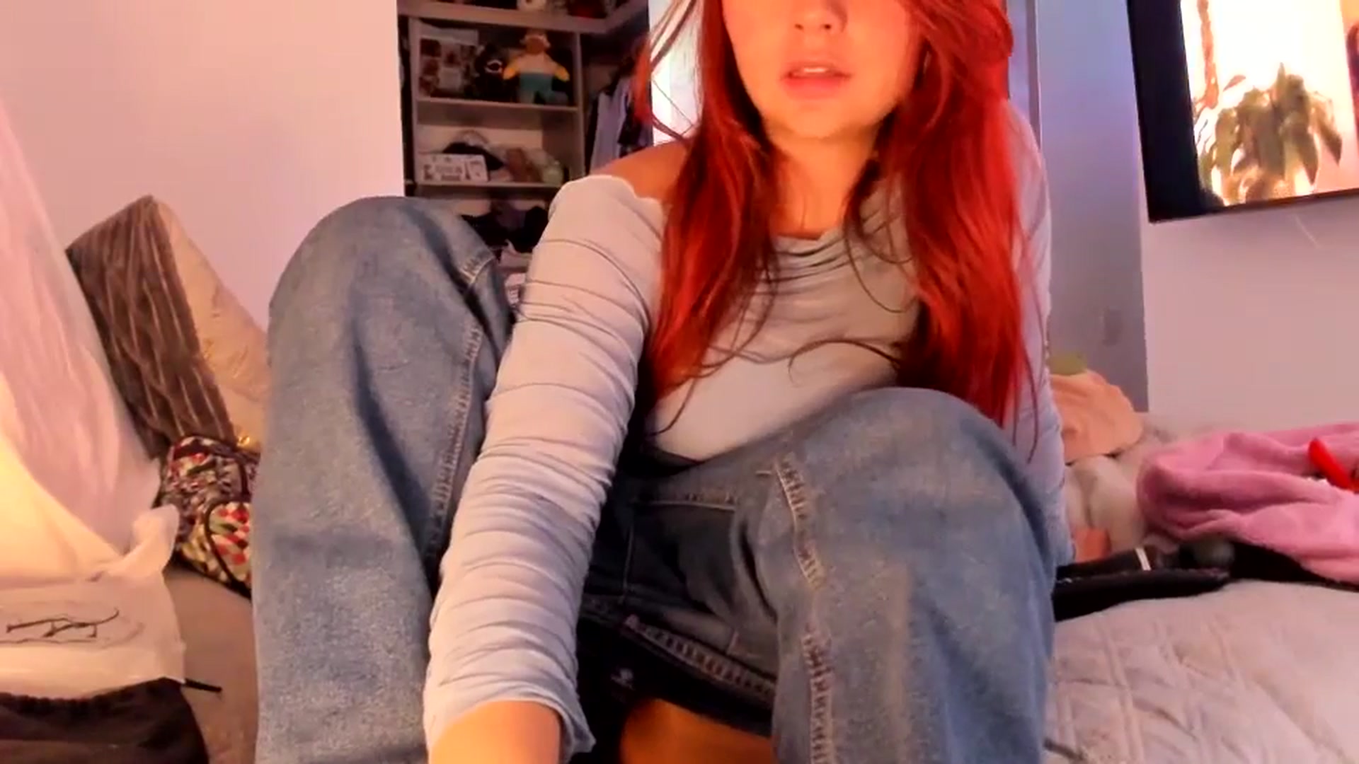Gallery image thumbnail from NaughtySaraa's myfreecams stream on, 06/04/2025, 23:04 image 4 of 20