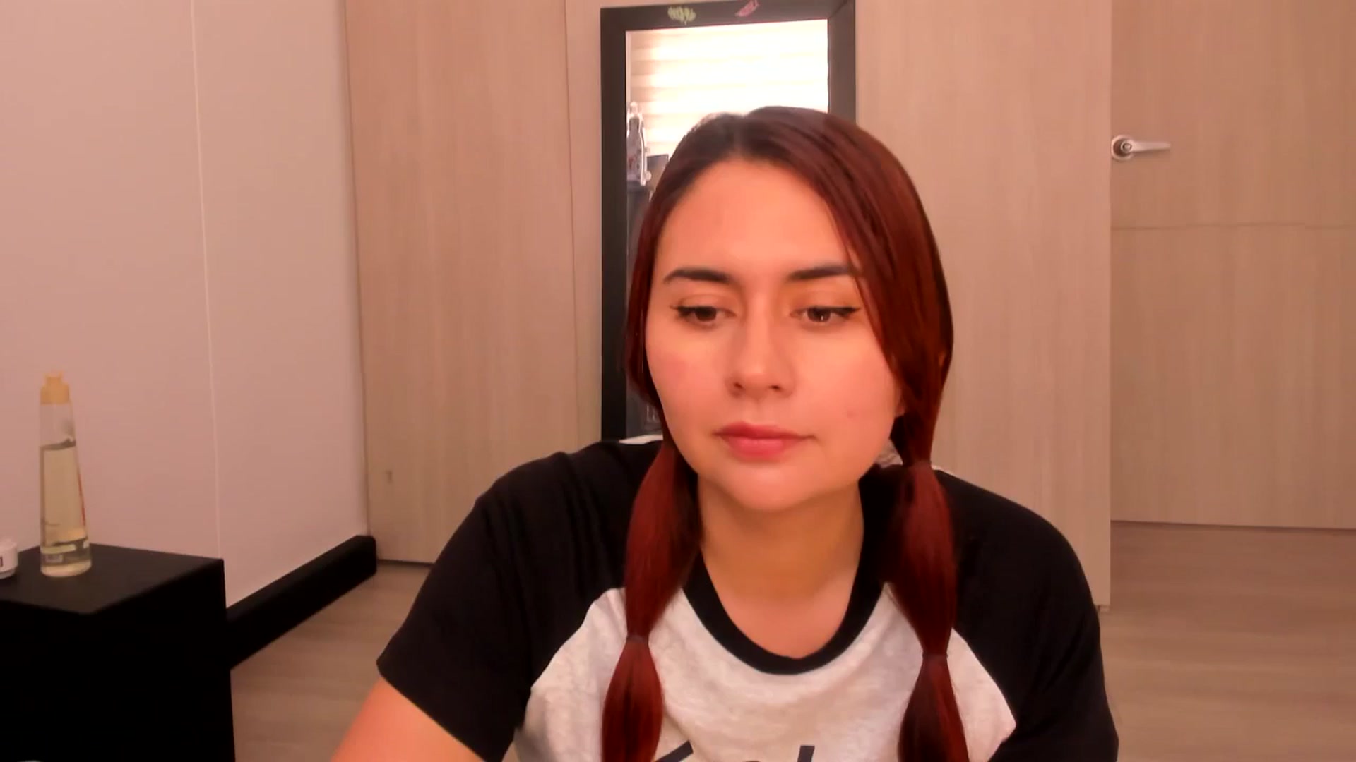Gallery image thumbnail from NaughtySaraa's myfreecams stream on, 06/17/2025, 14:45 image 1 of 20