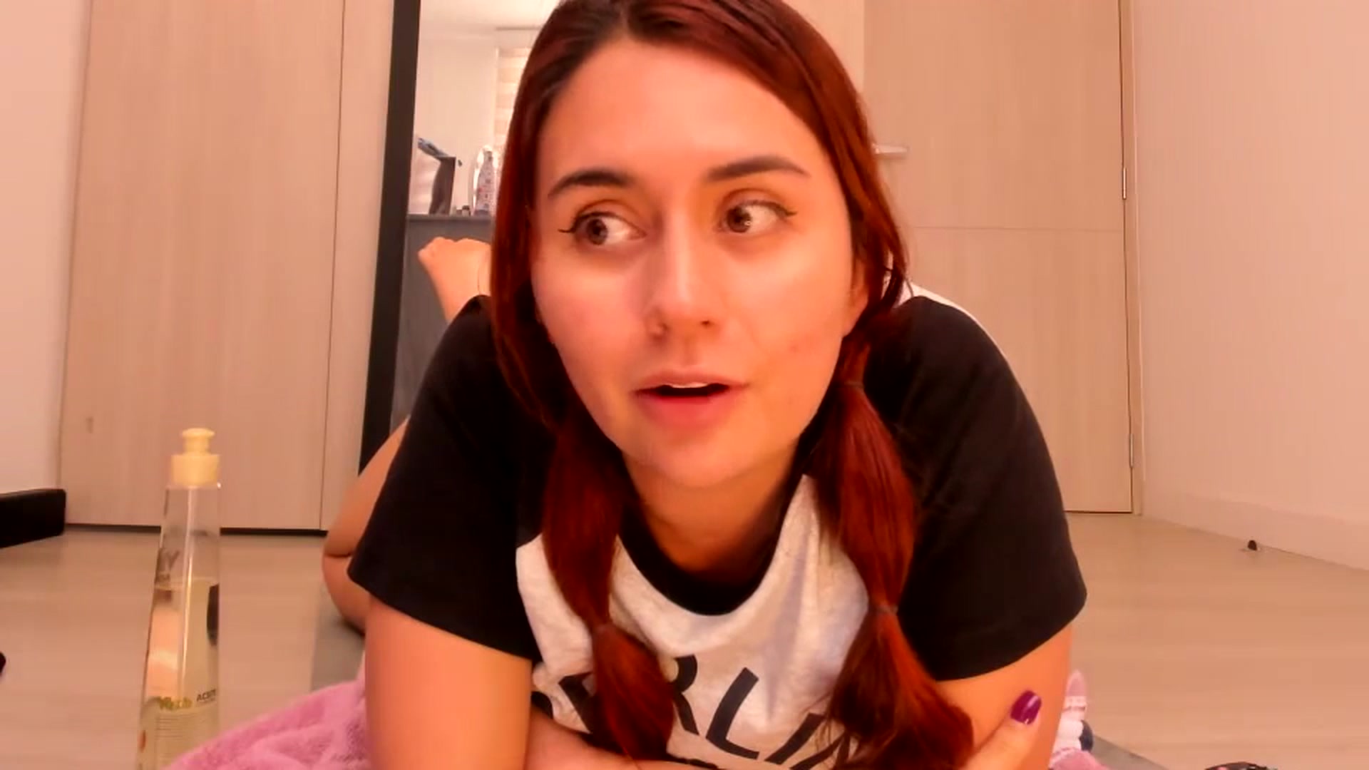 Gallery image thumbnail from NaughtySaraa's myfreecams stream on, 06/17/2025, 17:28 image 8 of 20