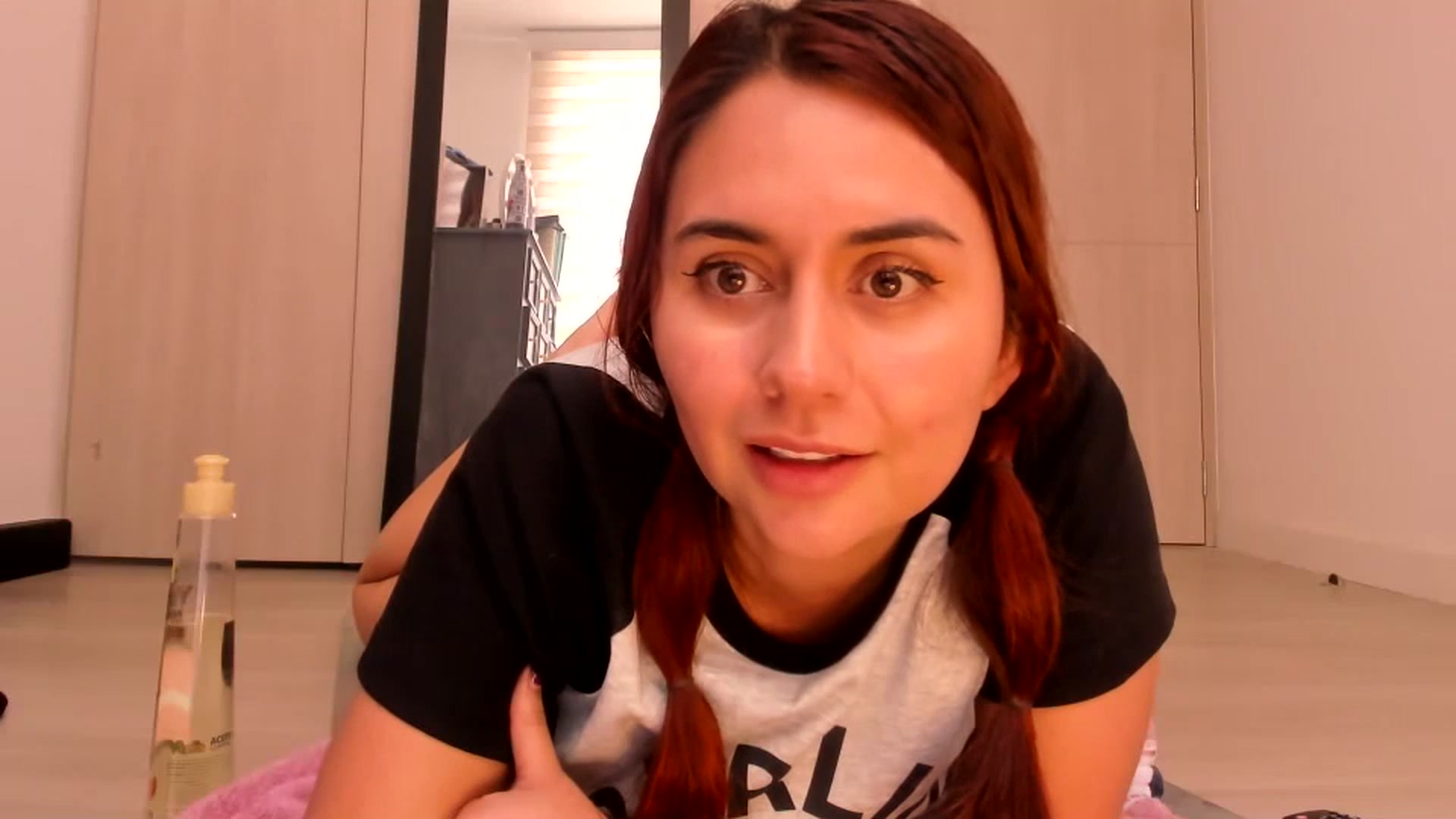Gallery image thumbnail from NaughtySaraa's myfreecams stream on, 06/17/2025, 17:28 image 6 of 20