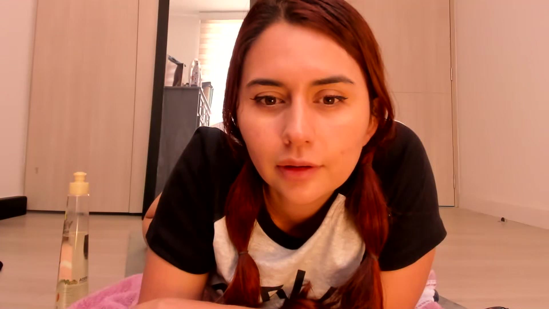 Gallery image thumbnail from NaughtySaraa's myfreecams stream on, 06/17/2025, 17:28 image 1 of 20