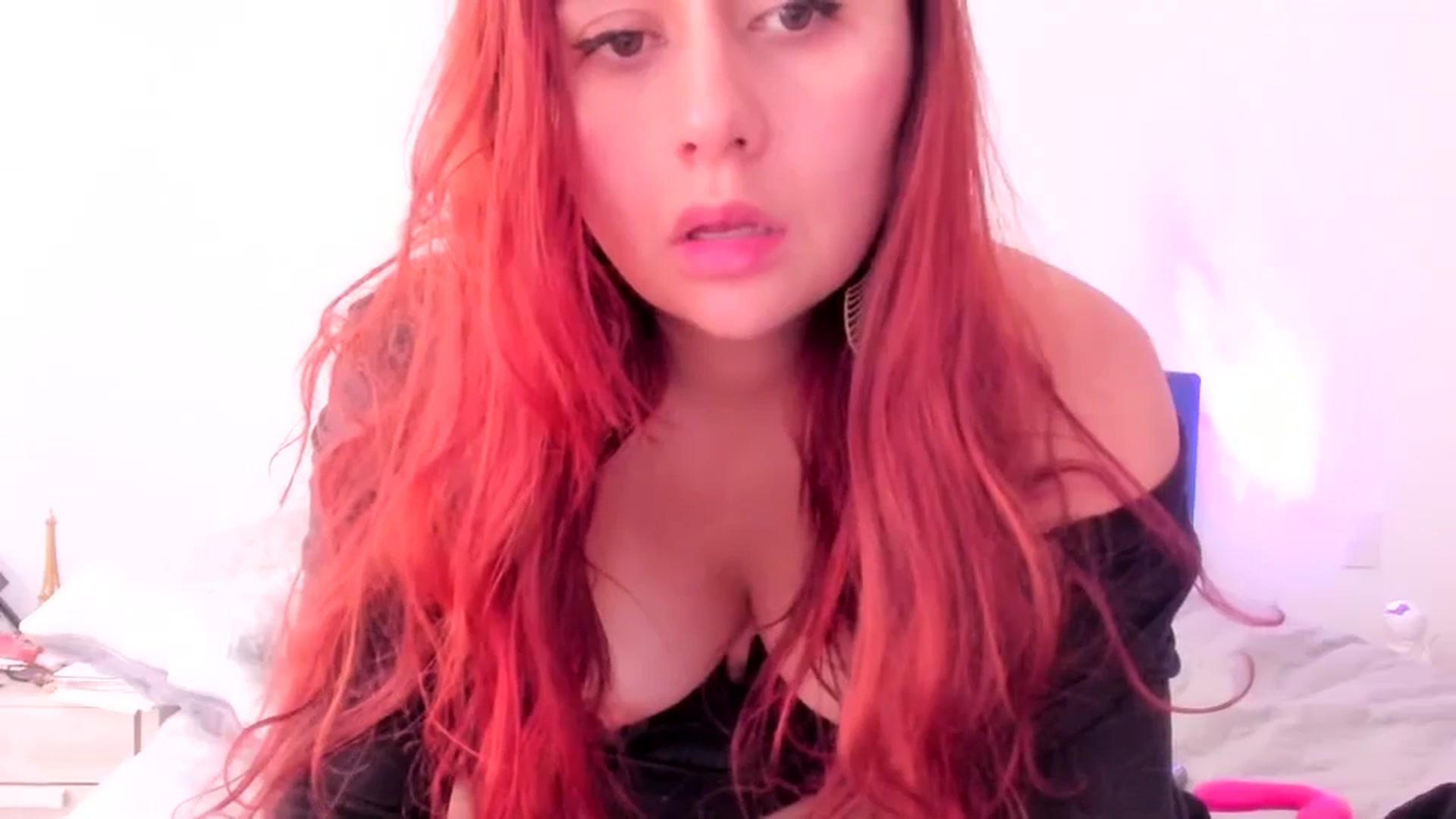 Gallery image thumbnail from NaughtySaraa's myfreecams stream on, 07/31/2025, 18:43 image 16 of 20