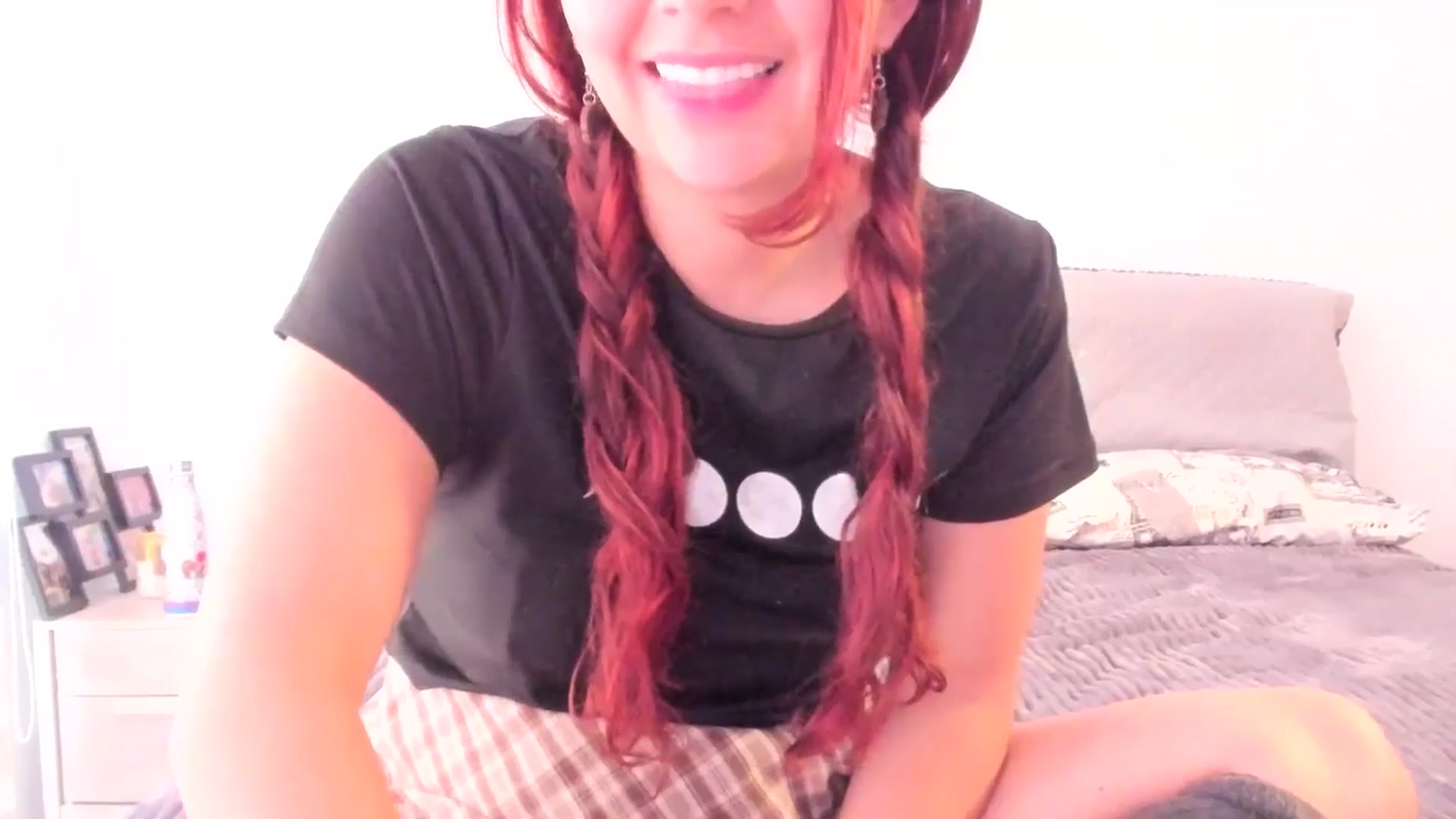 Gallery image thumbnail from NaughtySaraa's myfreecams stream on, 08/05/2025, 22:16 image 18 of 20