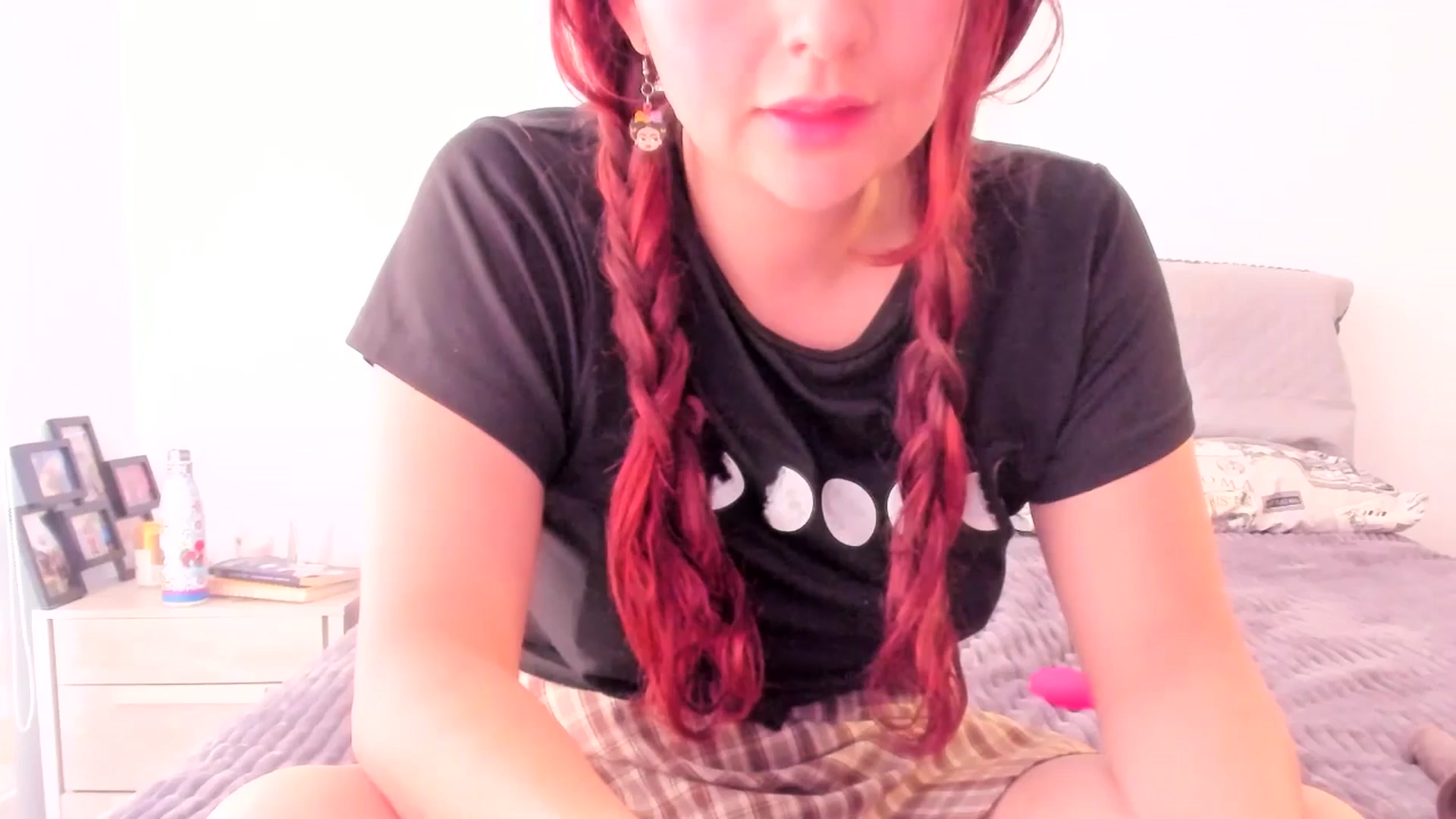 Gallery image thumbnail from NaughtySaraa's myfreecams stream on, 08/05/2025, 22:16 image 13 of 20
