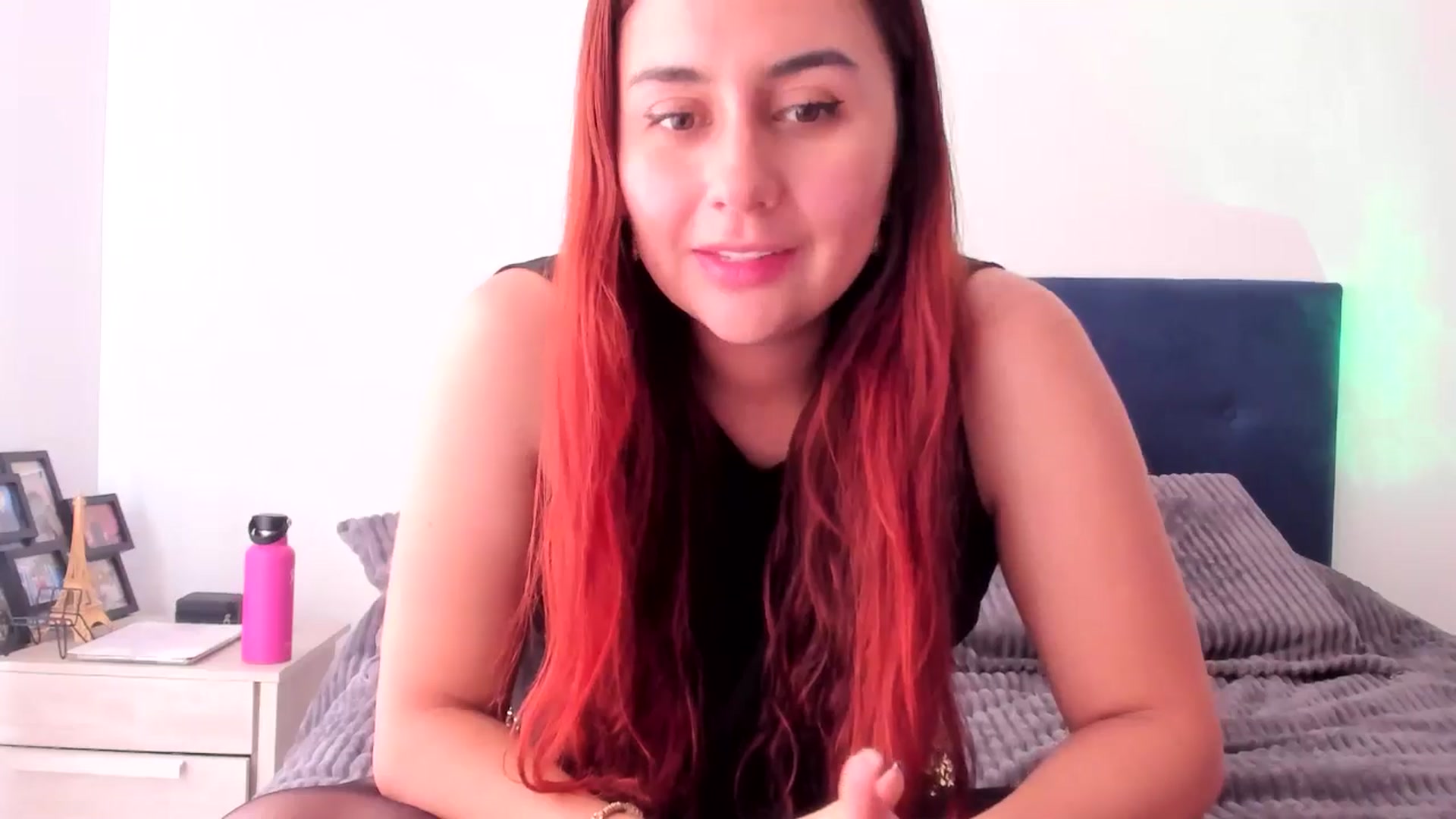 Gallery image thumbnail from NaughtySaraa's myfreecams stream on, 10/03/2025, 15:52 image 18 of 20
