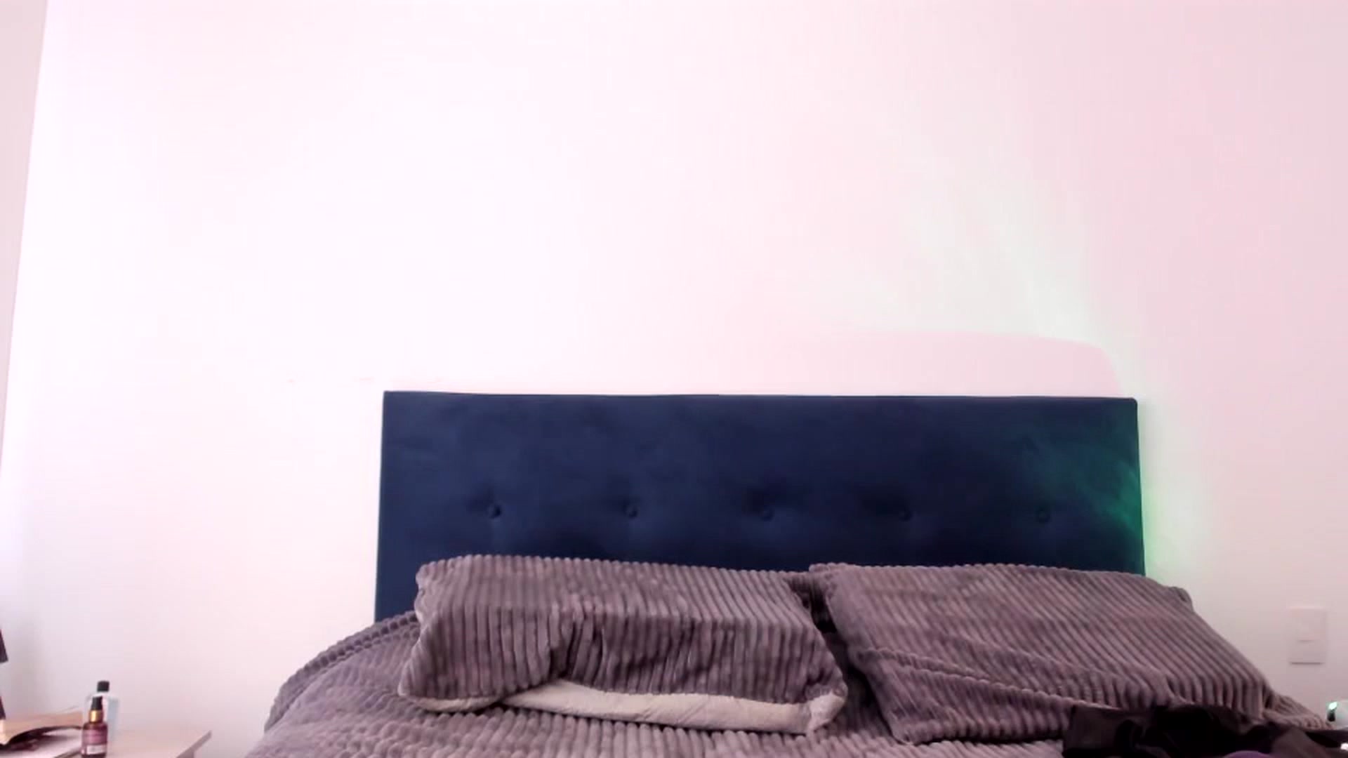 Gallery image thumbnail from NaughtySaraa's myfreecams stream on, 10/07/2025, 17:27 image 11 of 20