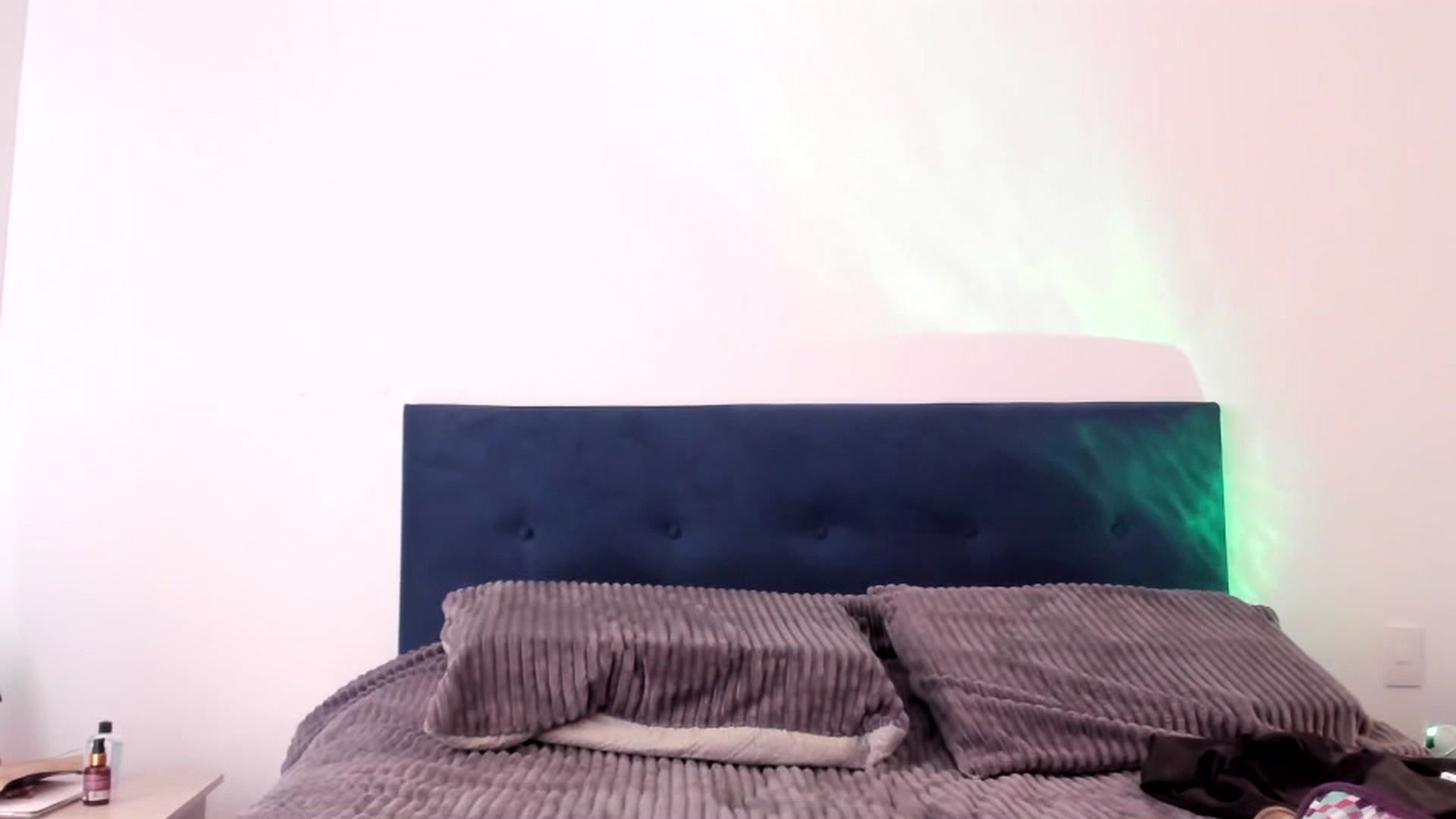 Gallery image thumbnail from NaughtySaraa's myfreecams stream on, 10/07/2025, 17:27 image 10 of 20