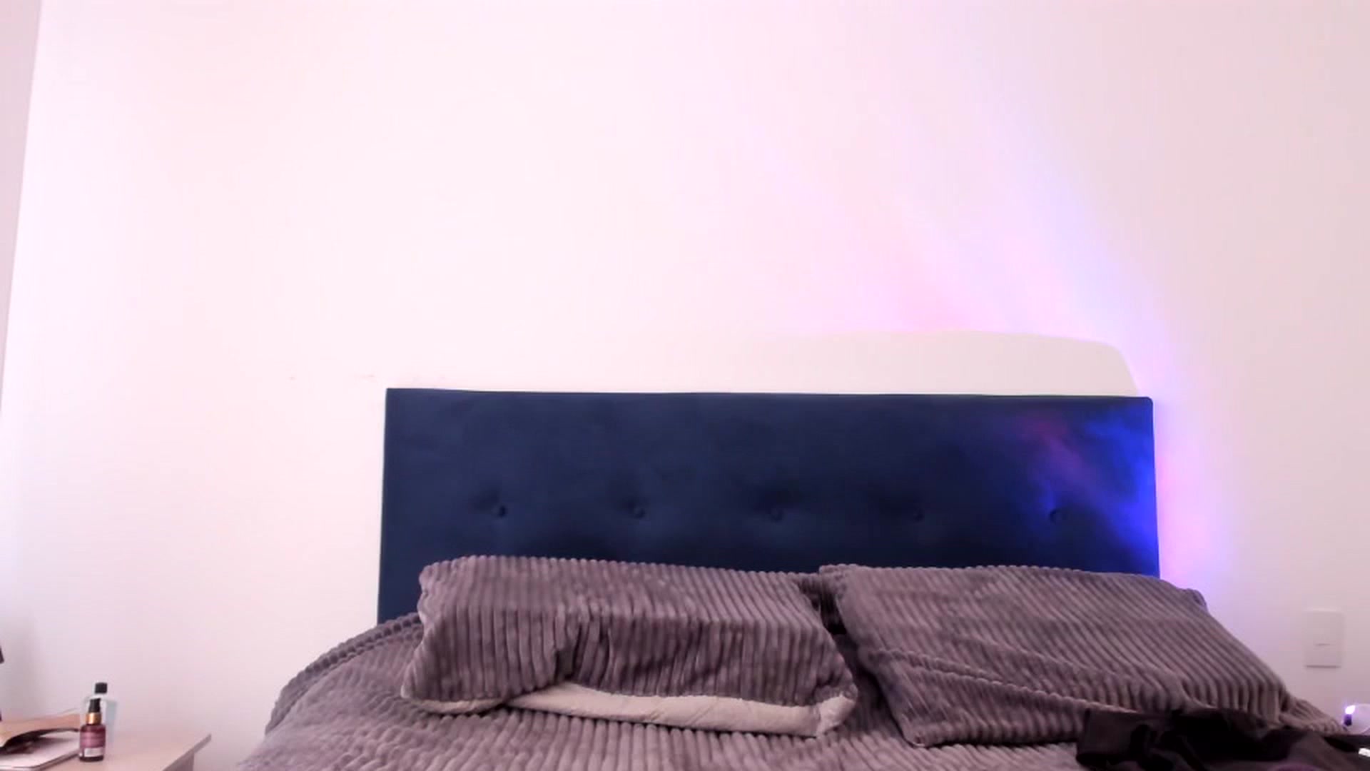 Gallery image thumbnail from NaughtySaraa's myfreecams stream on, 10/07/2025, 17:27 image 14 of 20