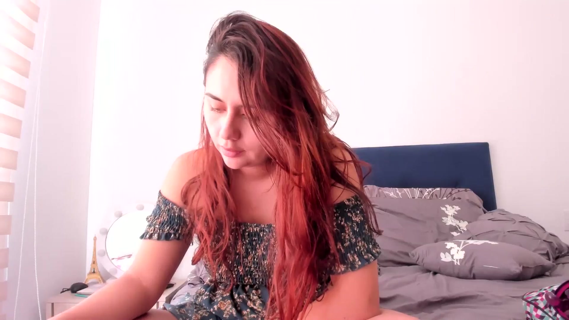 Gallery image thumbnail from NaughtySaraa's myfreecams stream on, 12/30/2025, 17:33 image 16 of 20