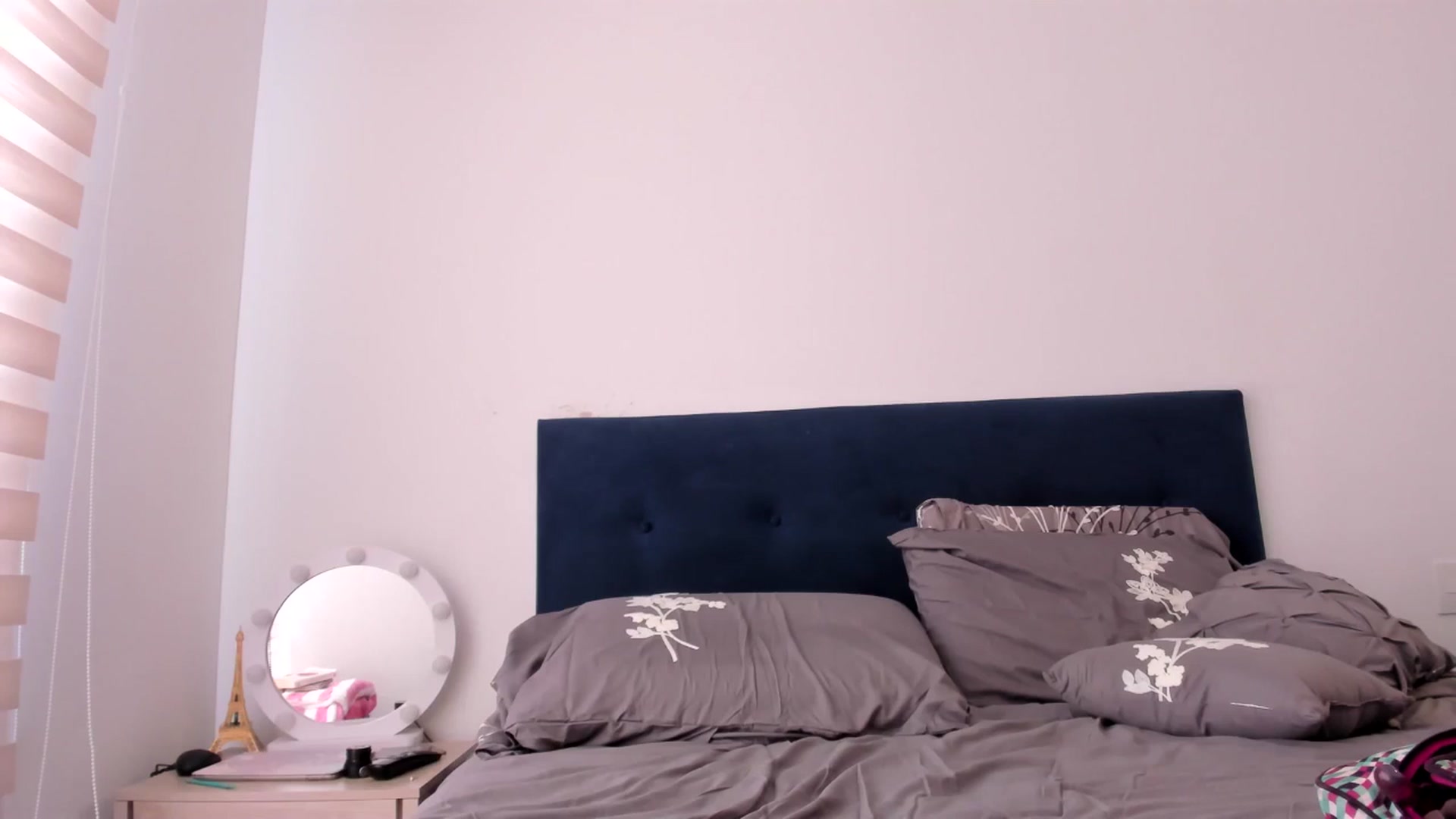 Gallery image thumbnail from NaughtySaraa's myfreecams stream on, 12/30/2025, 17:33 image 18 of 20