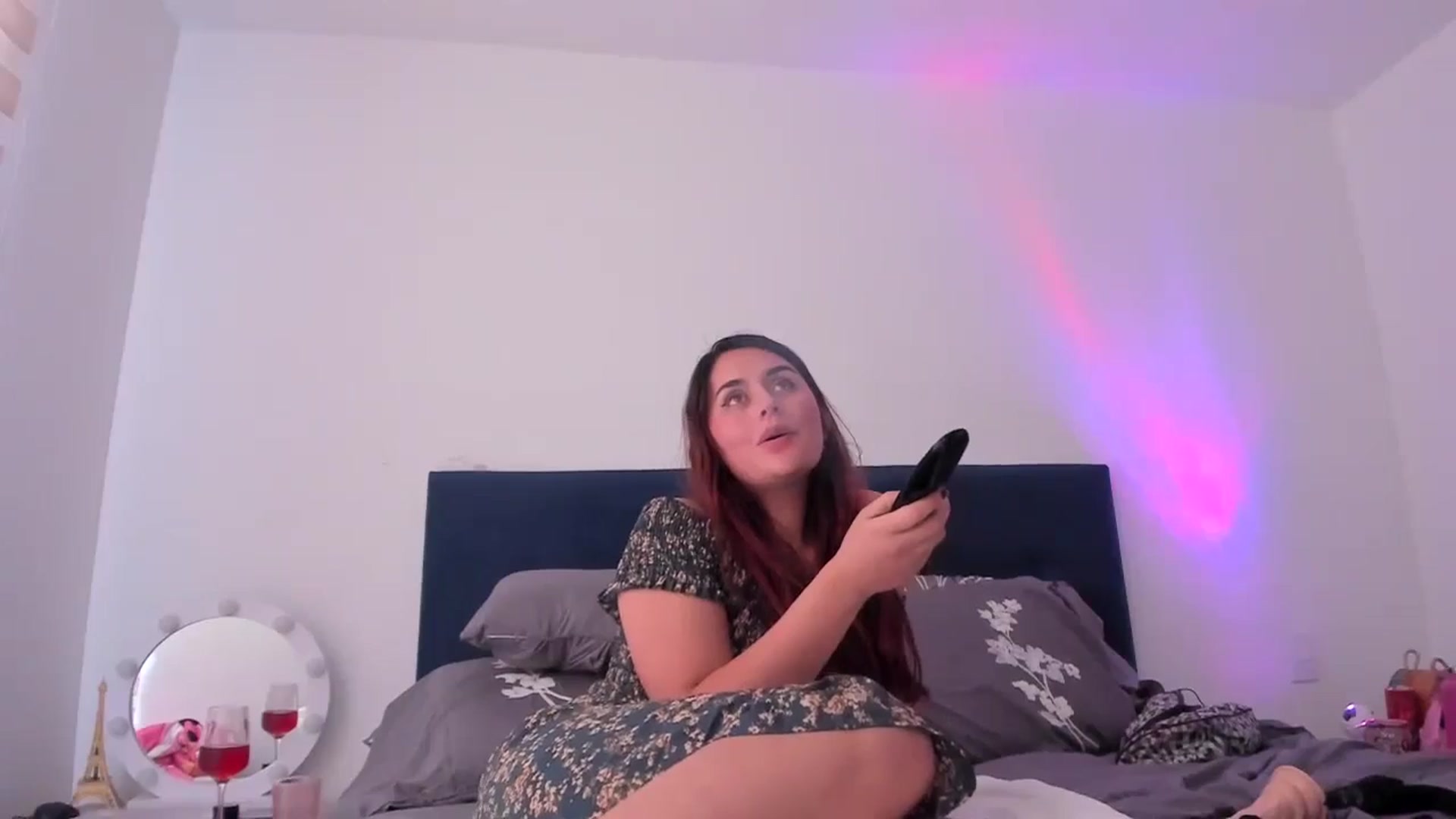 Gallery image thumbnail from NaughtySaraa's myfreecams stream on, 12/30/2025, 21:21 image 19 of 20
