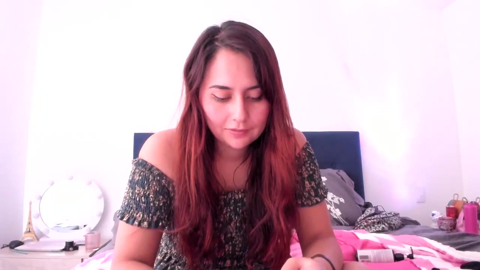 Gallery image thumbnail from NaughtySaraa's myfreecams stream on, 12/30/2025, 21:21 image 9 of 20