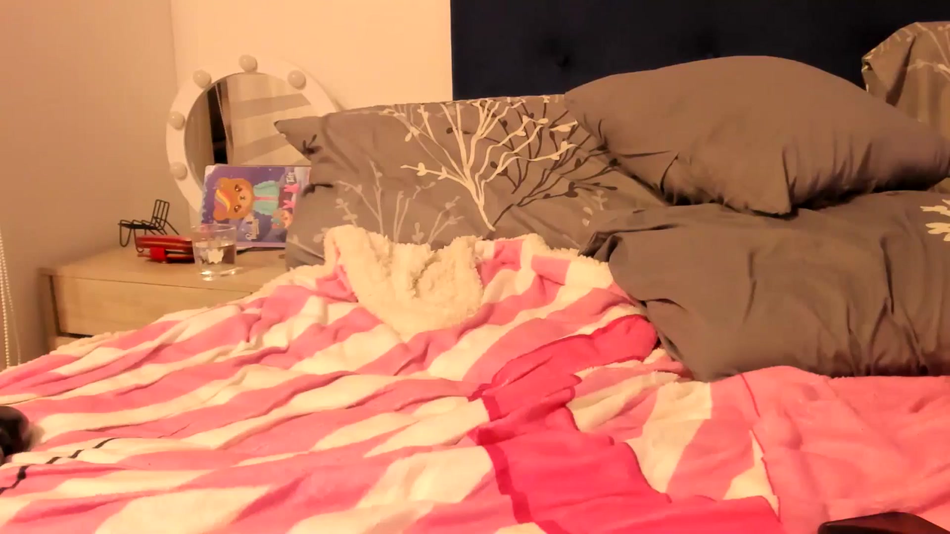 Gallery image thumbnail from NaughtySaraa's myfreecams stream on, 01/16/2026, 24:11 image 18 of 20