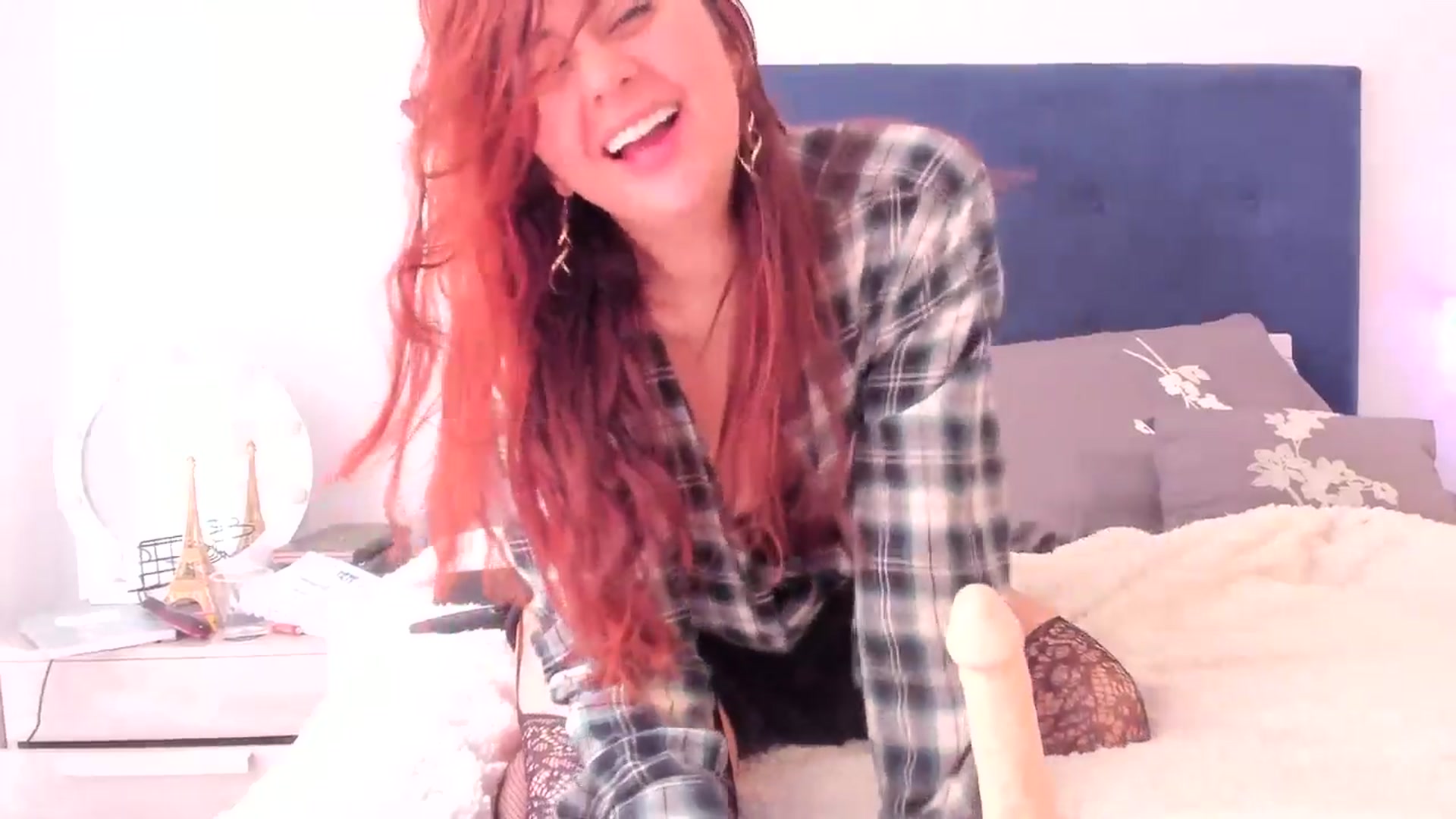 Gallery image thumbnail from NaughtySaraa's myfreecams stream on, 02/04/2026, 14:53 image 17 of 20