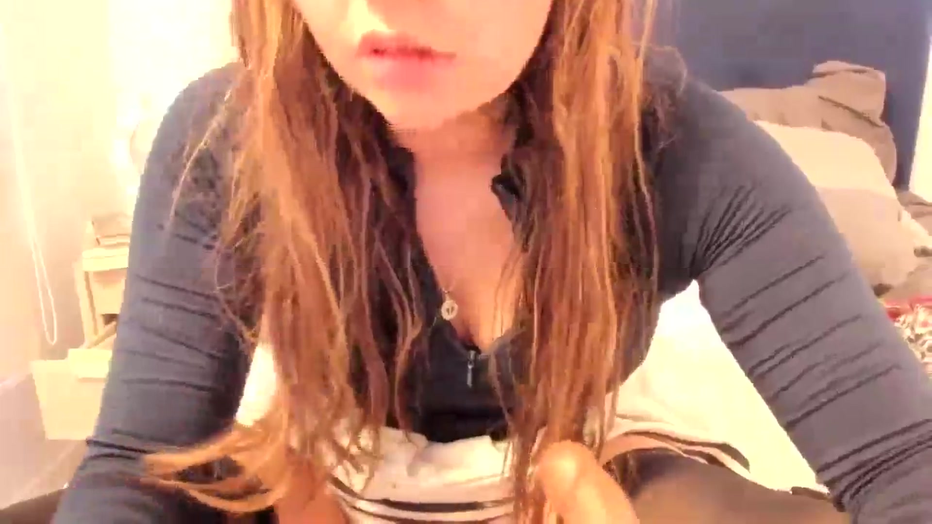 Gallery image thumbnail from NaughtySaraa's myfreecams stream on, 03/16/2026, 23:22 image 15 of 20