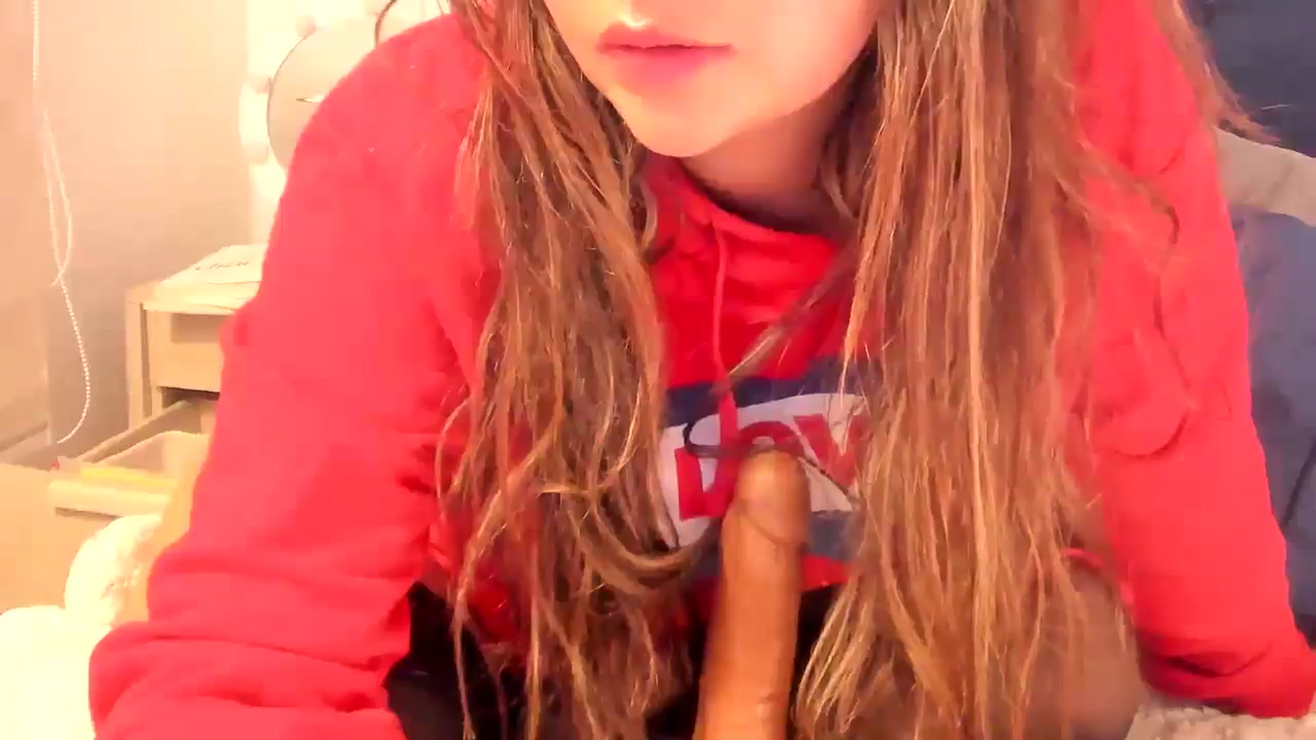 Gallery image thumbnail from NaughtySaraa's myfreecams stream on, 03/31/2026, 23:15 image 9 of 20