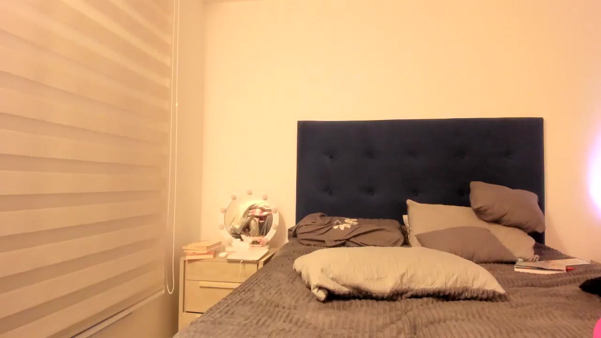 Gallery image thumbnail from NaughtySaraa's myfreecams stream on, 04/09/2026, 23:24 image 17 of 20