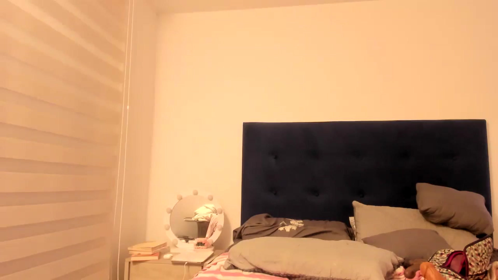 Gallery image thumbnail from NaughtySaraa's myfreecams stream on, 04/09/2026, 23:24 image 16 of 20