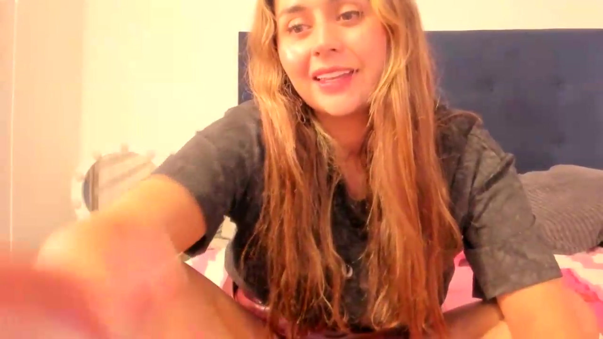 Gallery image thumbnail from NaughtySaraa's myfreecams stream on, 05/21/2026, 23:21 image 4 of 20