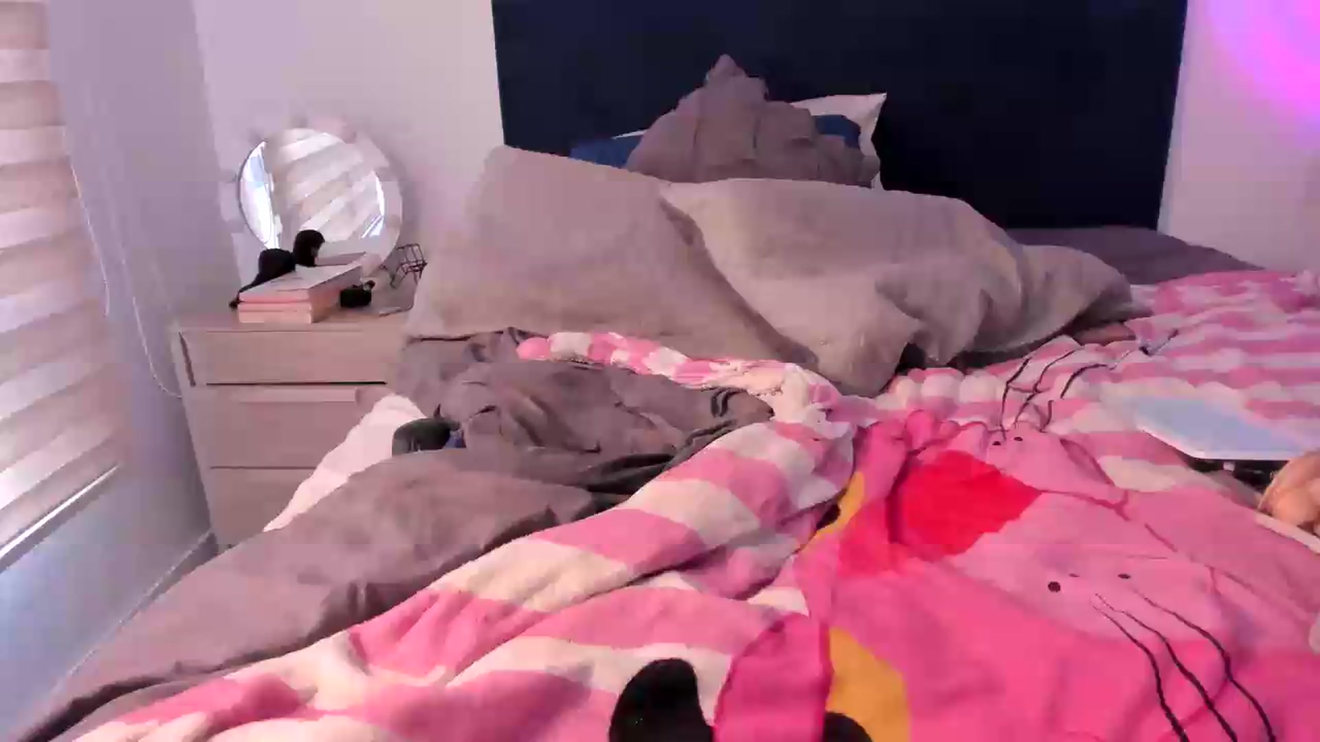 Gallery image thumbnail from NaughtySaraa's myfreecams stream on, 05/27/2026, 23:02 image 16 of 20